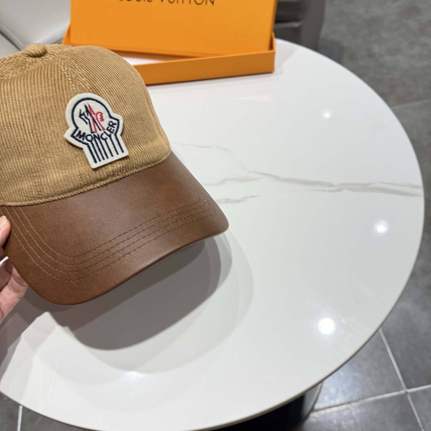 蒙口MONCLER秋冬新款棒球帽，时尚炸街单品，风格很OK，网红.时尚博主的最爱！高品质舒适透气，凹造型很好看