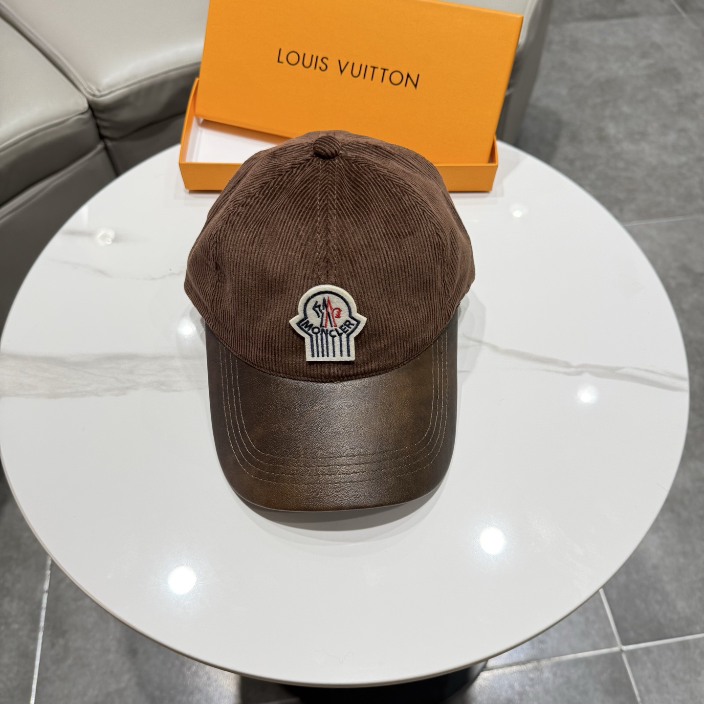 蒙口MONCLER秋冬新款棒球帽，时尚炸街单品，风格很OK，网红.时尚博主的最爱！高品质舒适透气，凹造型很好看
