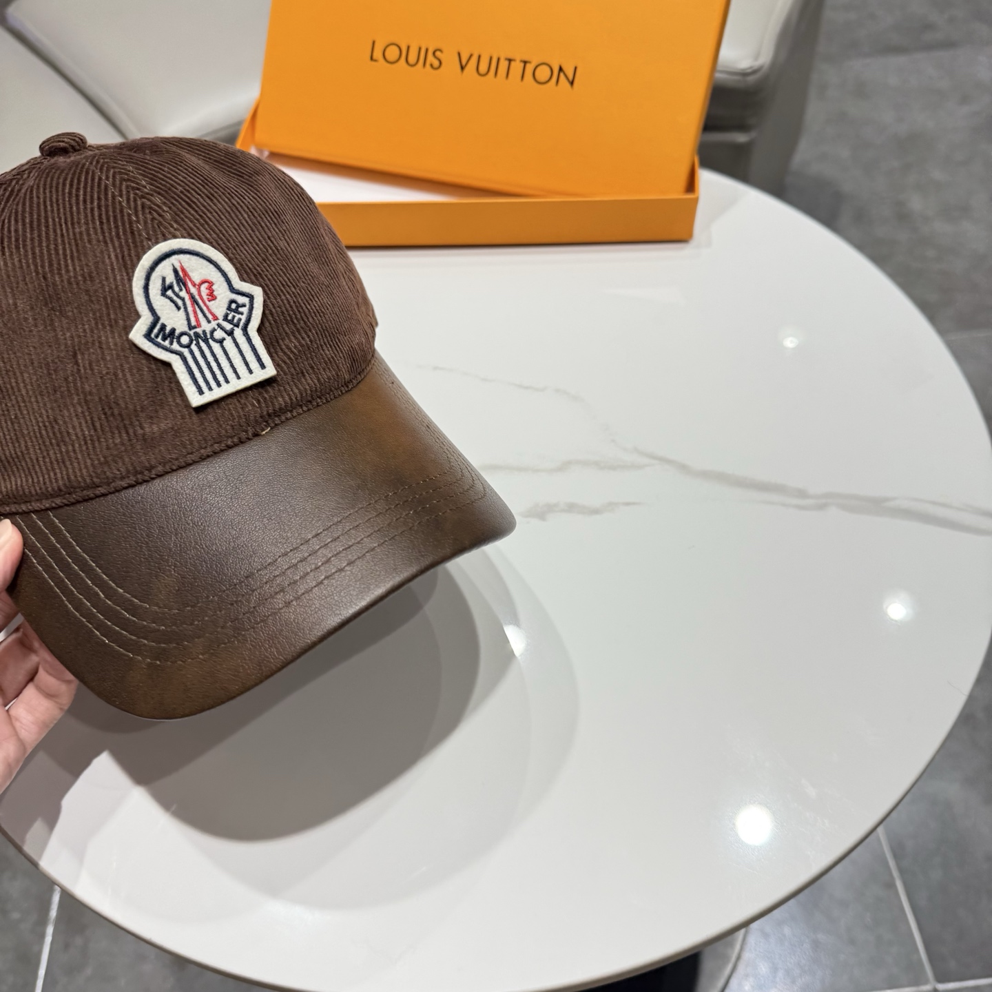 蒙口MONCLER秋冬新款棒球帽，时尚炸街单品，风格很OK，网红.时尚博主的最爱！高品质舒适透气，凹造型很好看