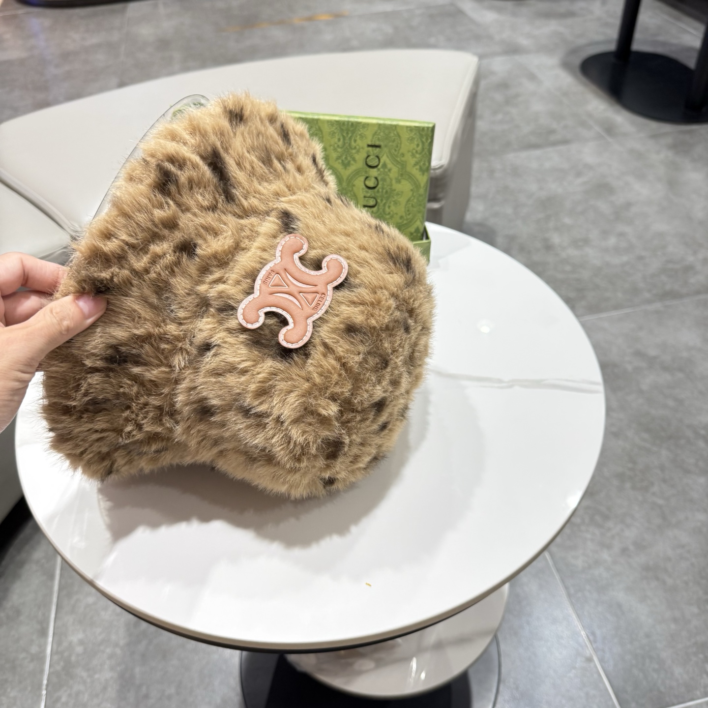 赛琳Celine豹纹毛绒渔夫帽子冬厚防寒秋冬新款休闲百搭显脸小盆帽 