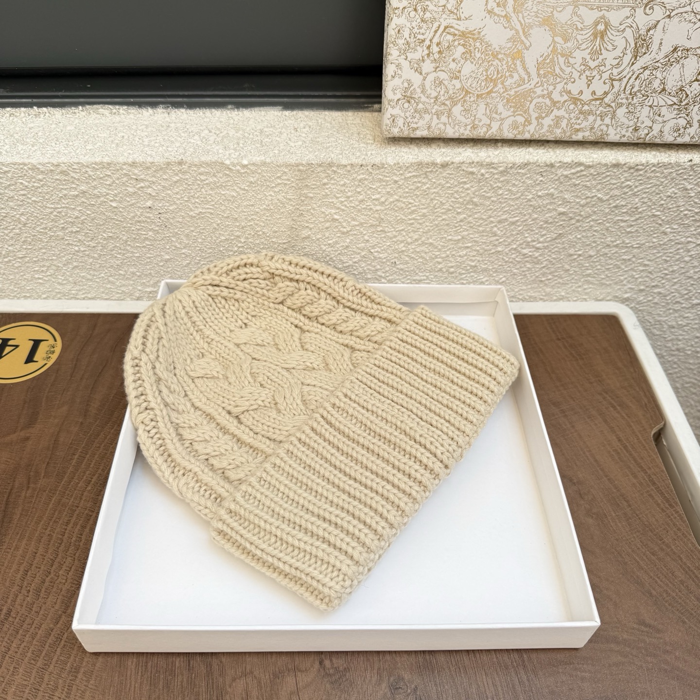 LV👒 秋冬新款针织毛线帽，超火爆💖质感一流，出街超好搭配！减龄神器