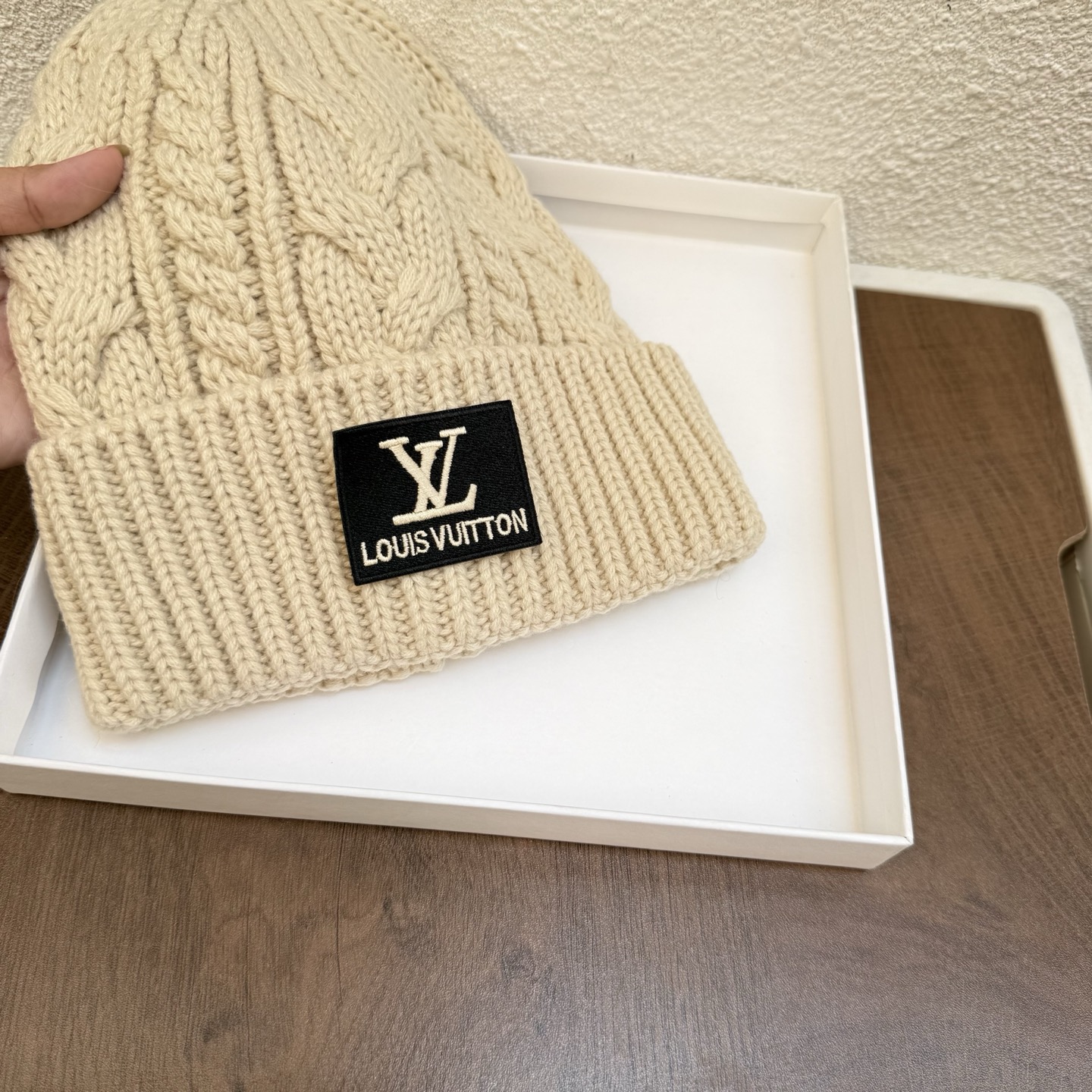 LV👒 秋冬新款针织毛线帽，超火爆💖质感一流，出街超好搭配！减龄神器
