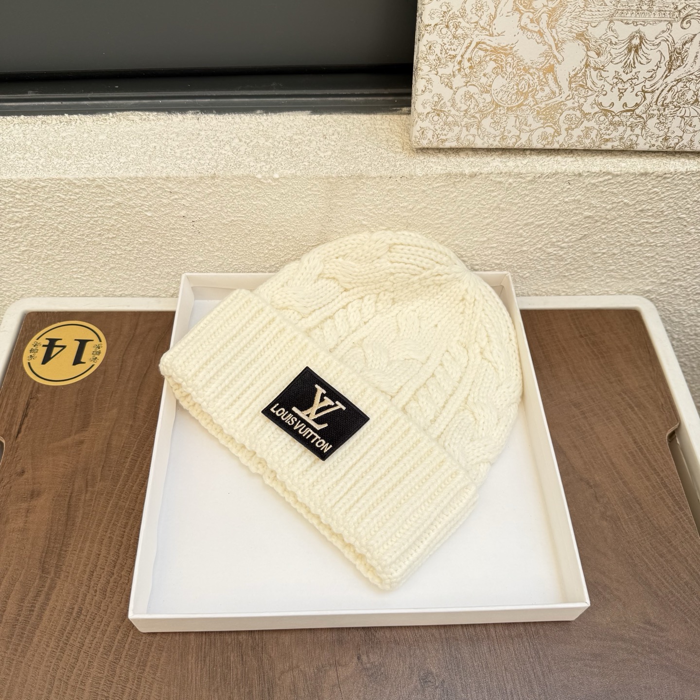 LV👒 秋冬新款针织毛线帽，超火爆💖质感一流，出街超好搭配！减龄神器