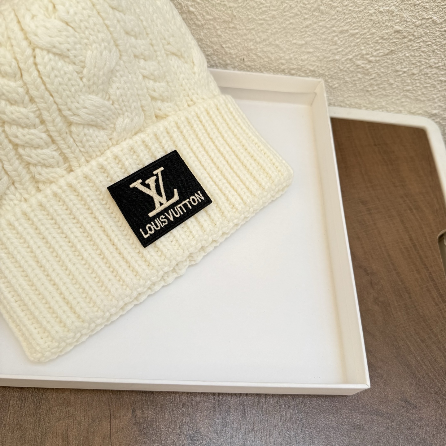 LV👒 秋冬新款针织毛线帽，超火爆💖质感一流，出街超好搭配！减龄神器