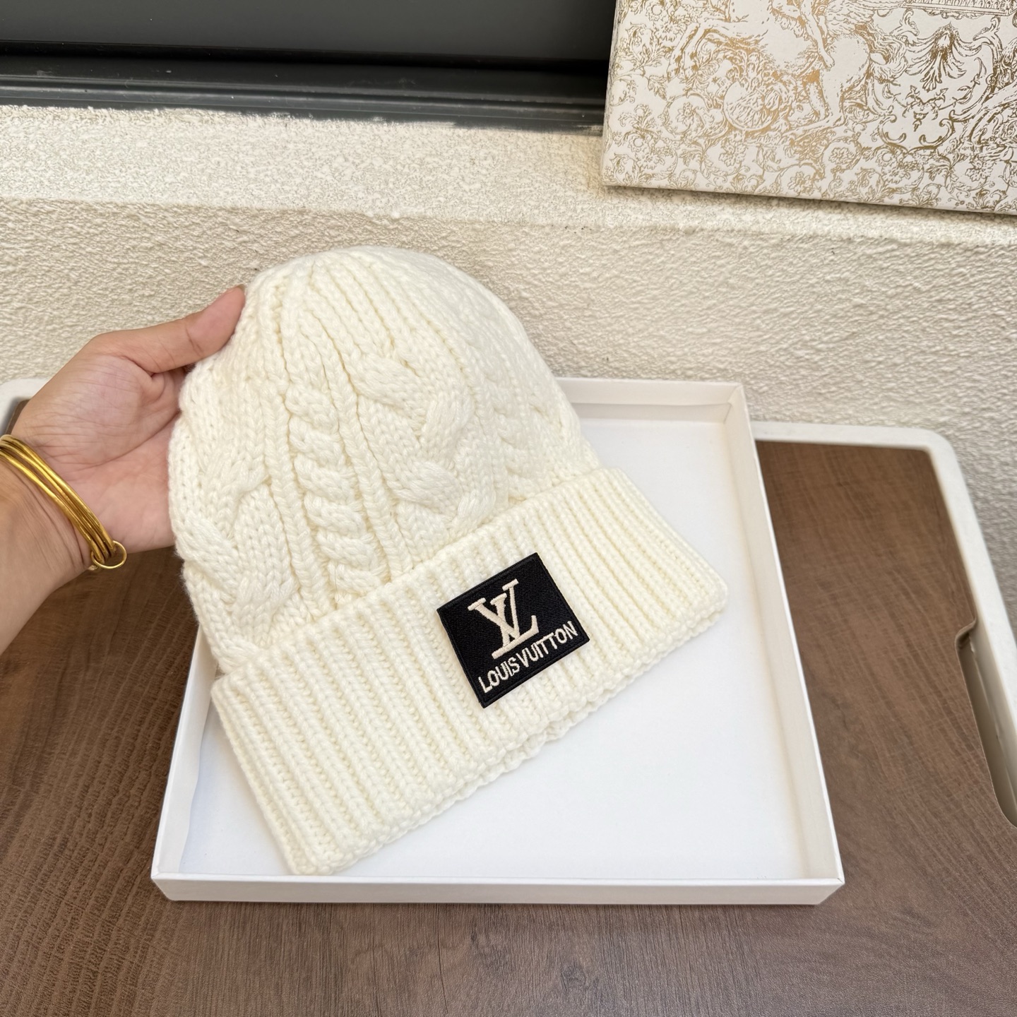 LV👒 秋冬新款针织毛线帽，超火爆💖质感一流，出街超好搭配！减龄神器