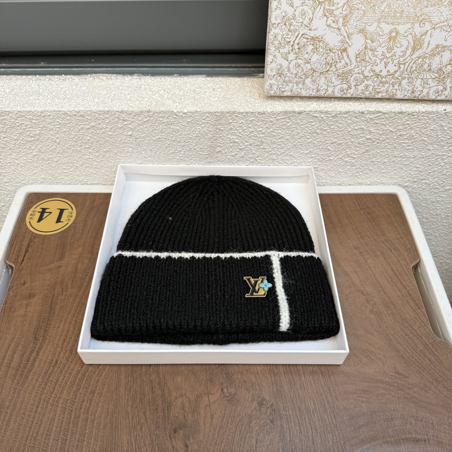LV👒 秋冬新款针织毛线帽，超火爆💖质感一流，出街超好搭配！减龄神