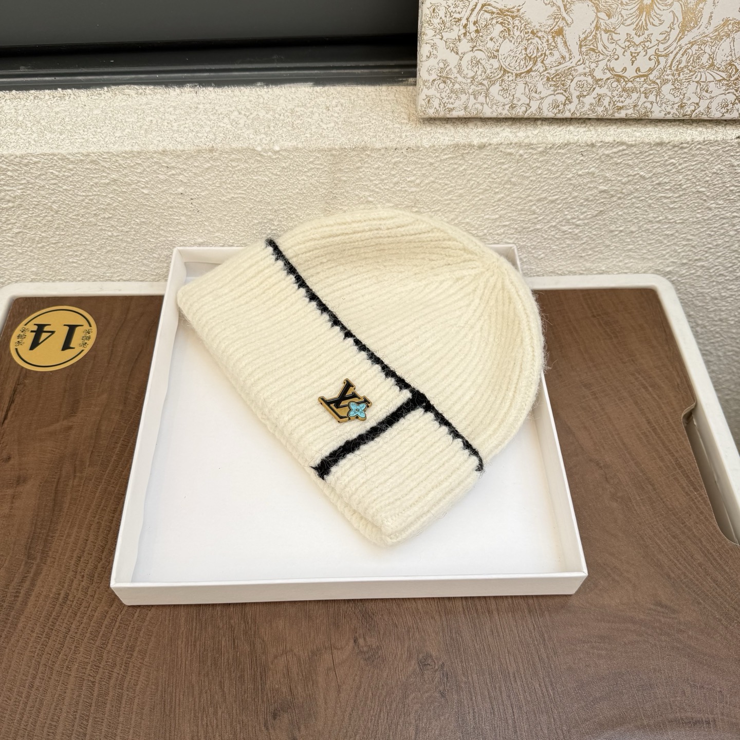LV👒 秋冬新款针织毛线帽，超火爆💖质感一流，出街超好搭配！减龄神