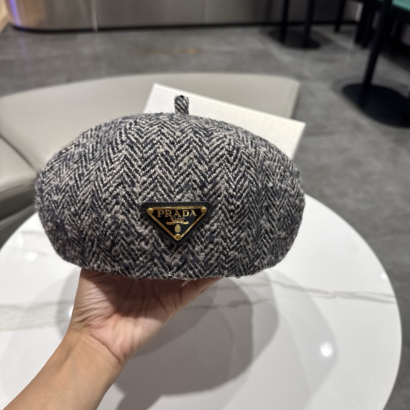 普拉达新款羊毛贝雷帽 头围57cm