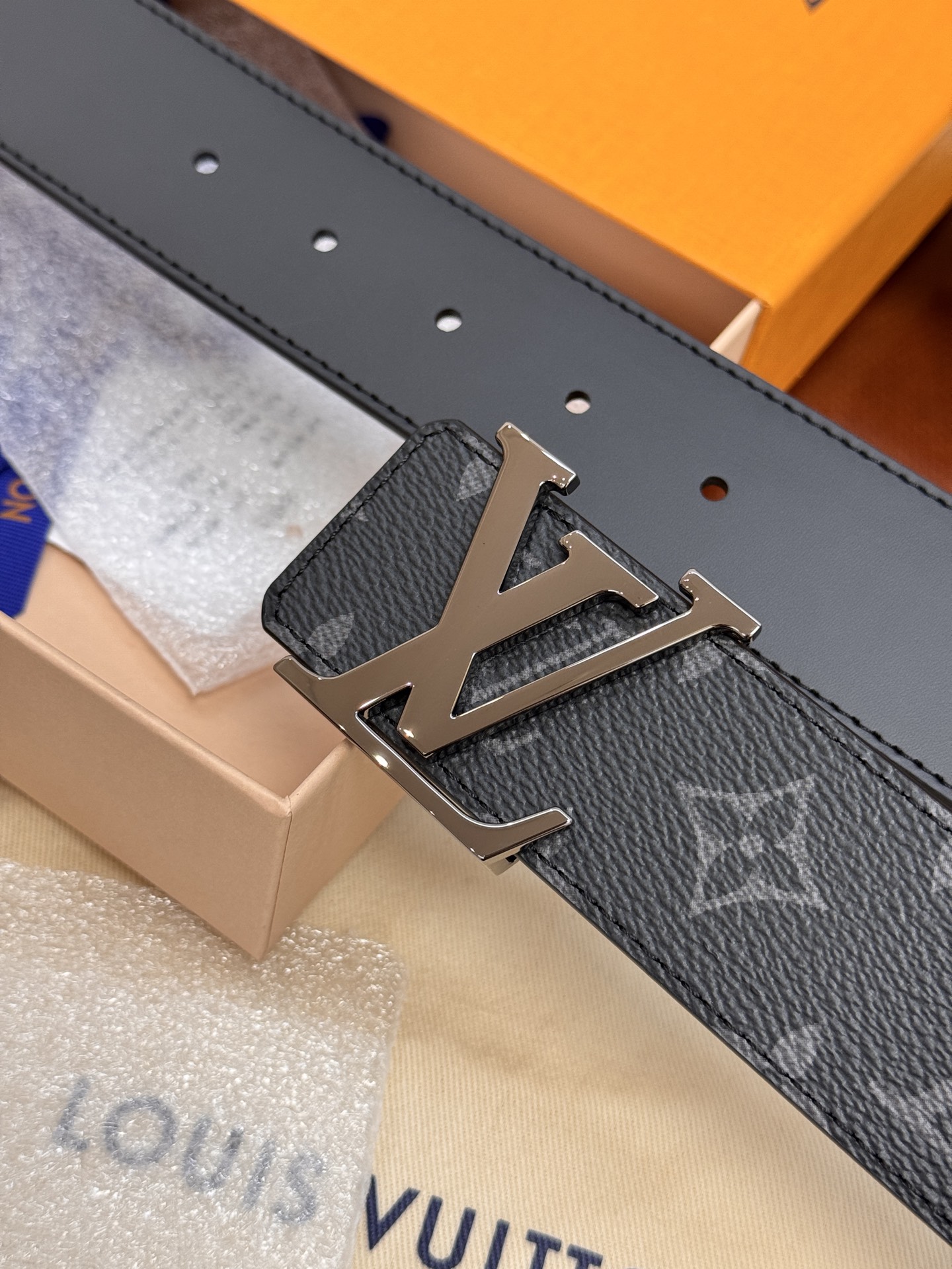 Louis Vuitton M9043，L4.0V $$普通版高端版等等