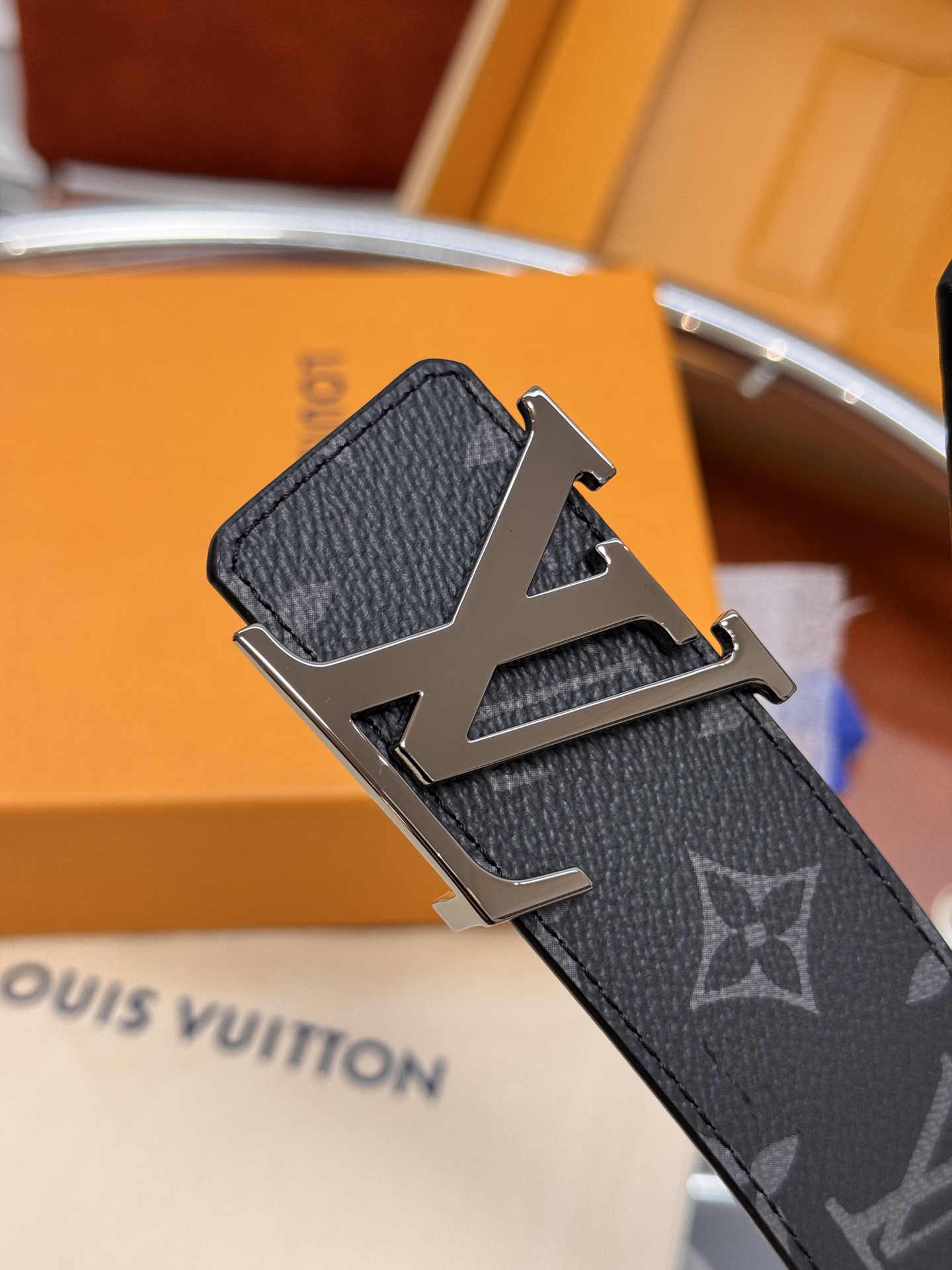 Louis Vuitton M9043，L4.0V $$普通版高端版等等