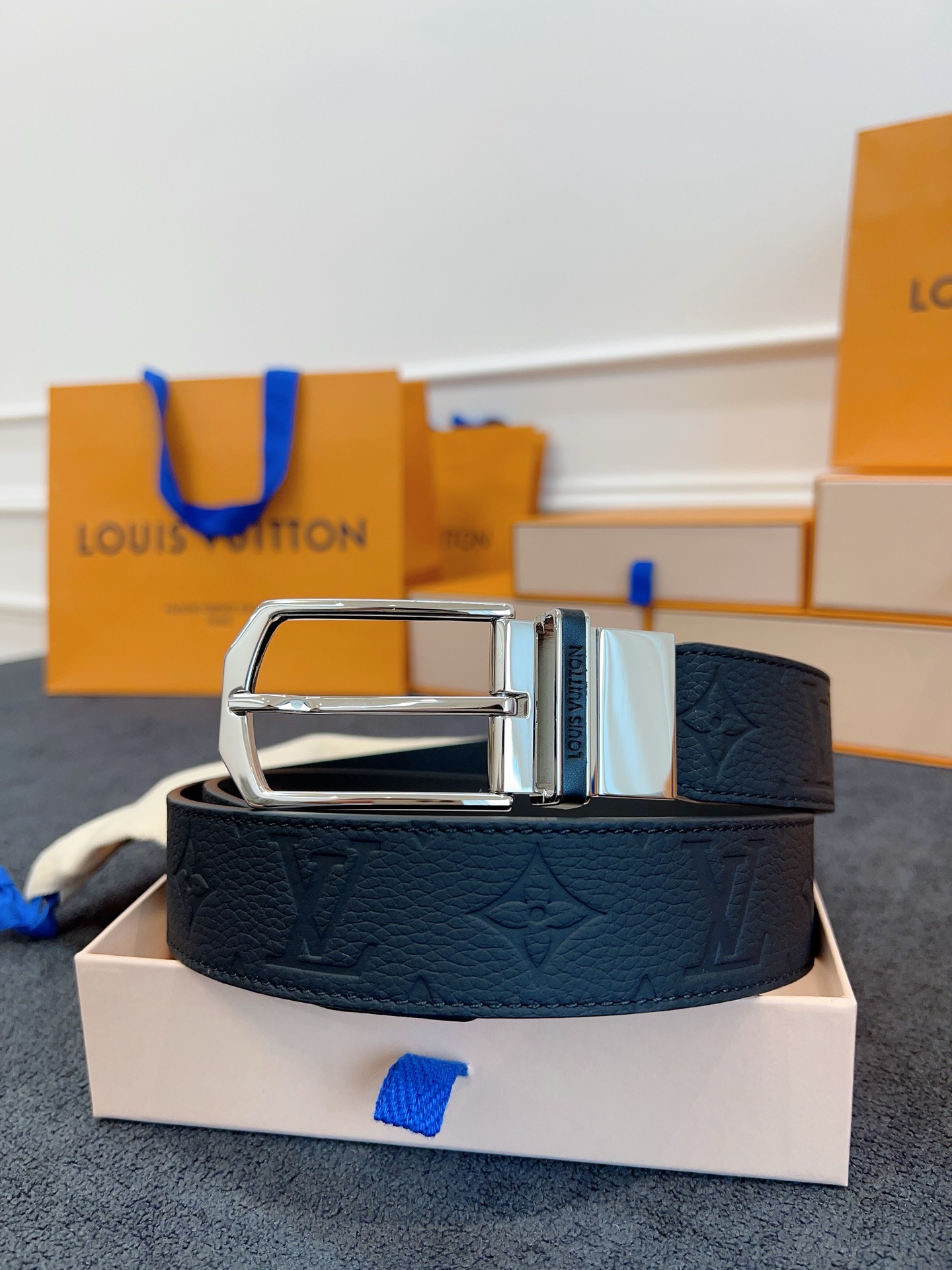 High-End LV Men’s Waist Belt in Original Leather with Monogram Pattern - 图片 3