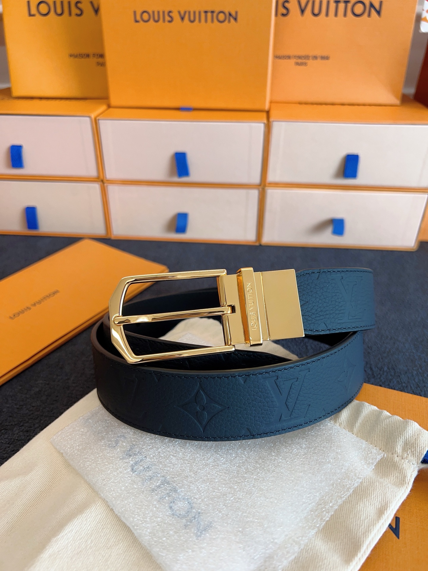High-Quality LV Men’s Waist Belt in Veal Leather with Monogram Pattern