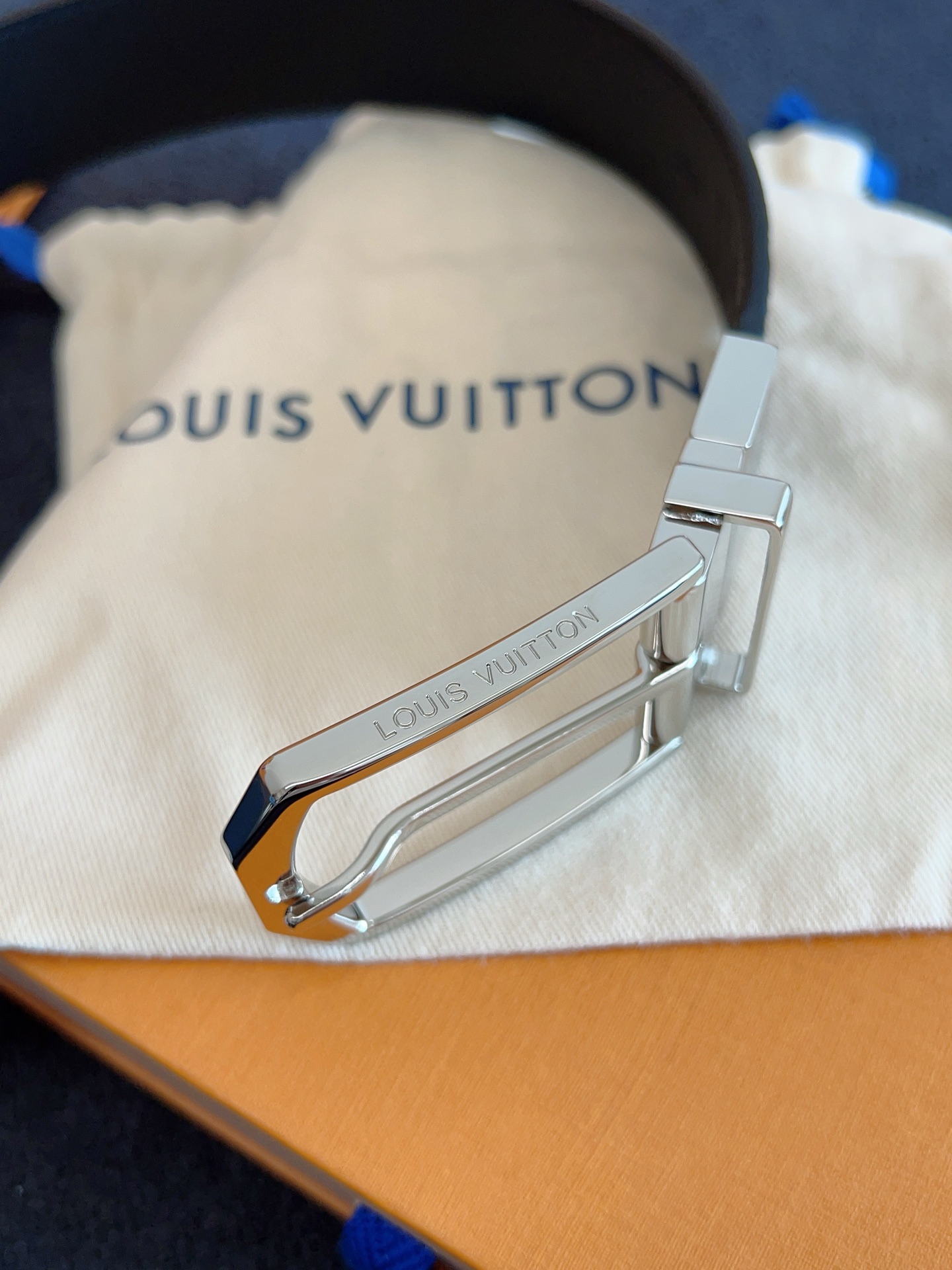 High-Quality LV Men’s Waist Belt with Monogram Pattern and Morten Style - 图片 4