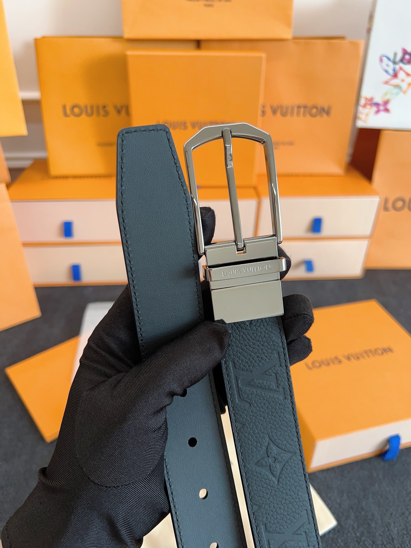 High-Quality LV Men’s Waist Belt with Monogram Pattern and Logo Detail - 图片 6