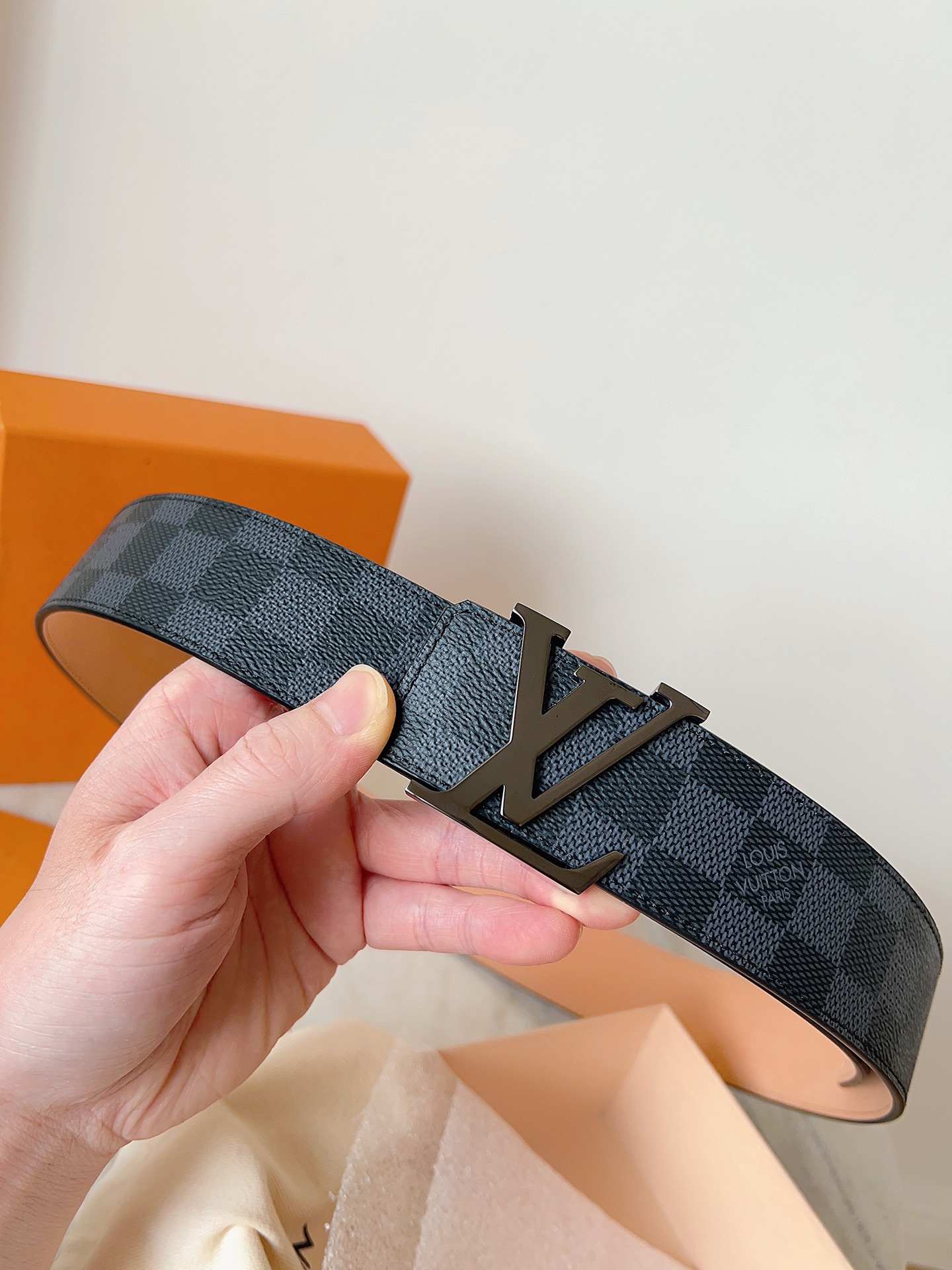Louis Vuitton Lv 4.0cm黑格磨砂底M9808 代购级