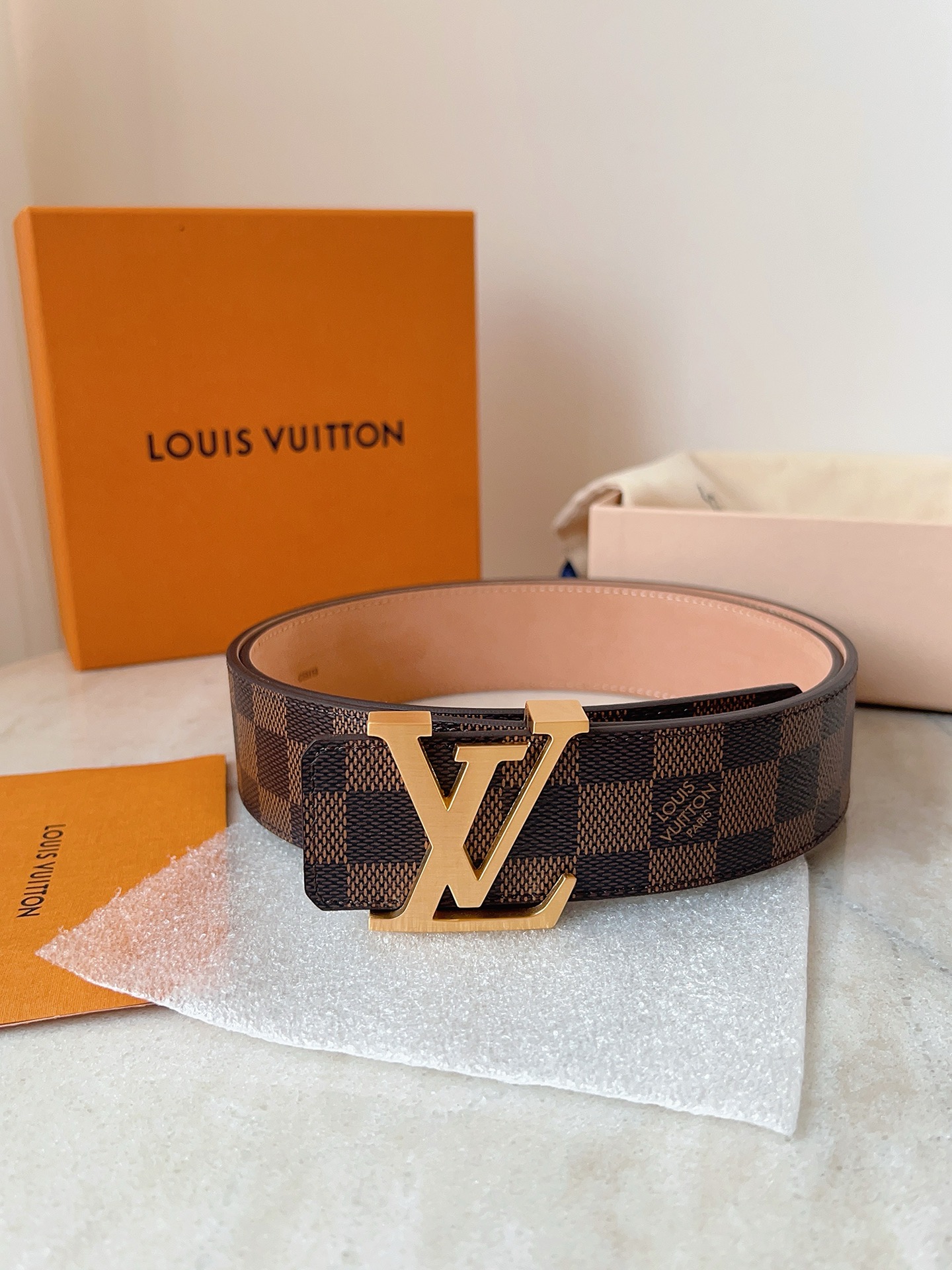 Louis Vuitton LV4.0cm啡格磨砂底M9807 代购级