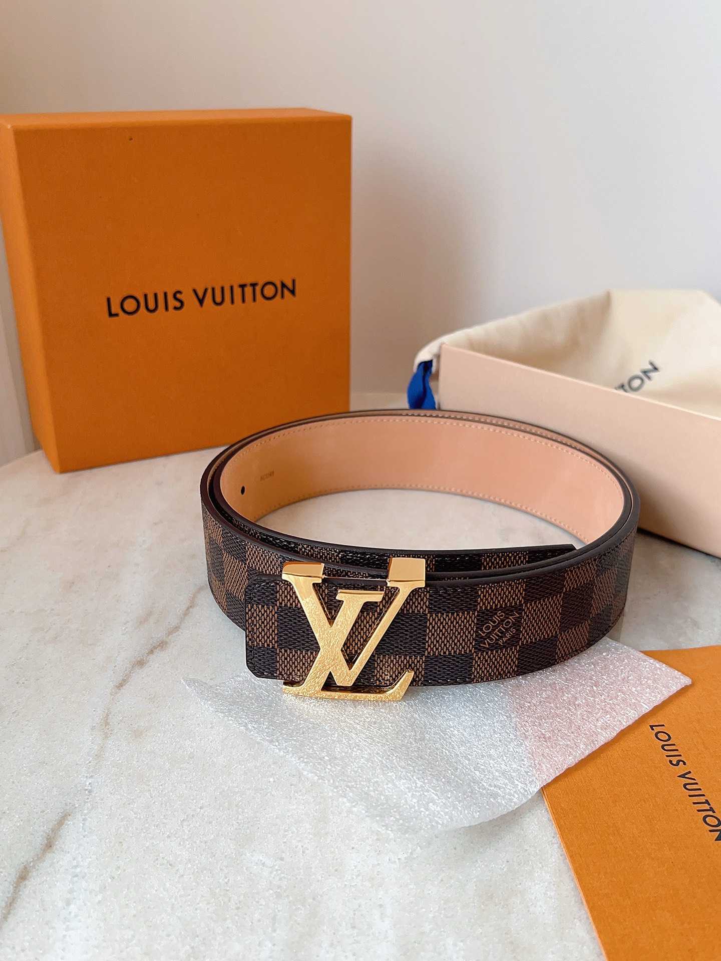 Louis Vuitton LV4.0cm啡格磨砂底M9807 代购级