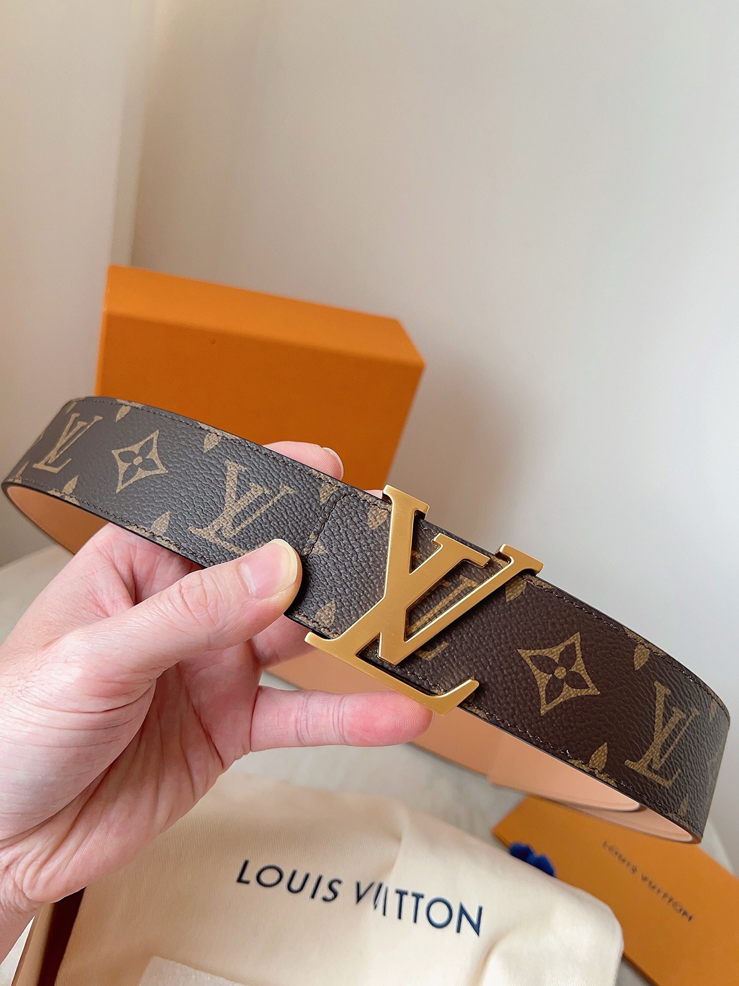 Louis Vuitton LV4.0cm老花磨砂底M9608 代购级