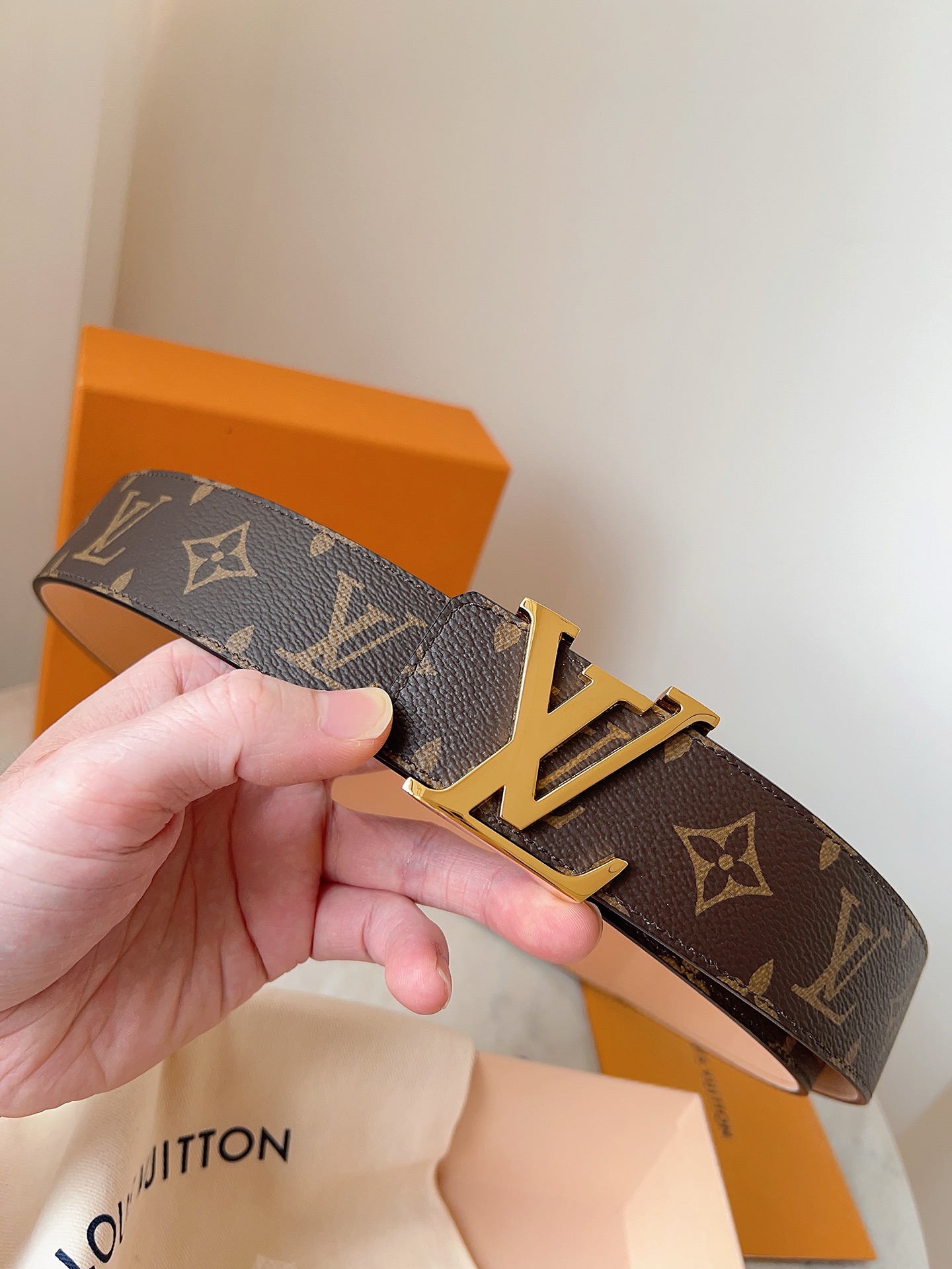 Louis Vuitton LV4.0cm老花磨砂底M9608 代购级