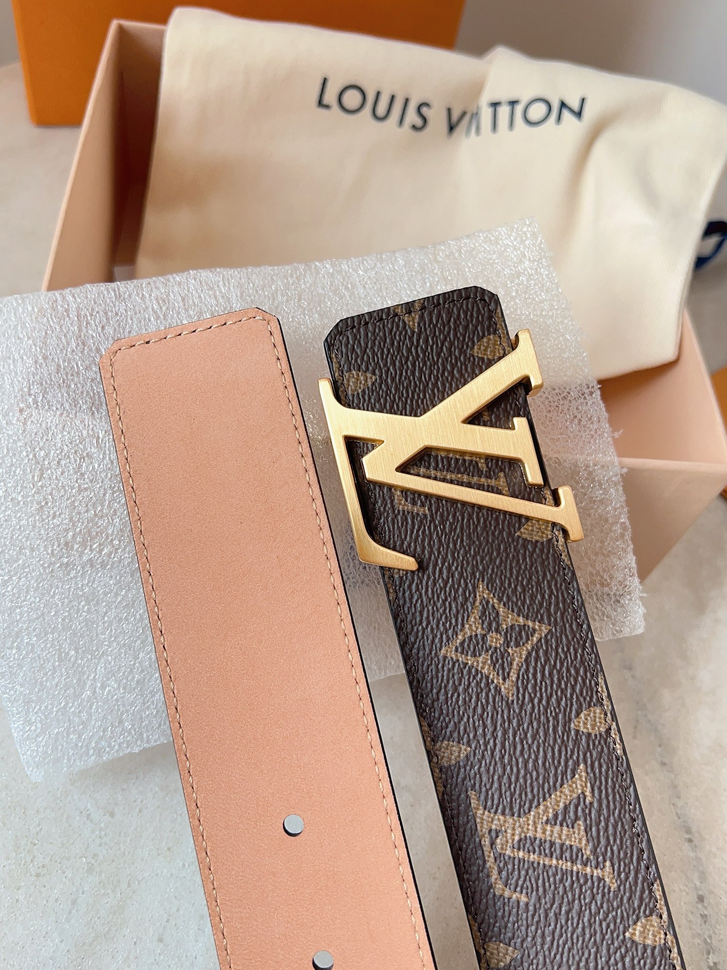 Louis Vuitton LV4.0cm老花磨砂底M9608 代购级