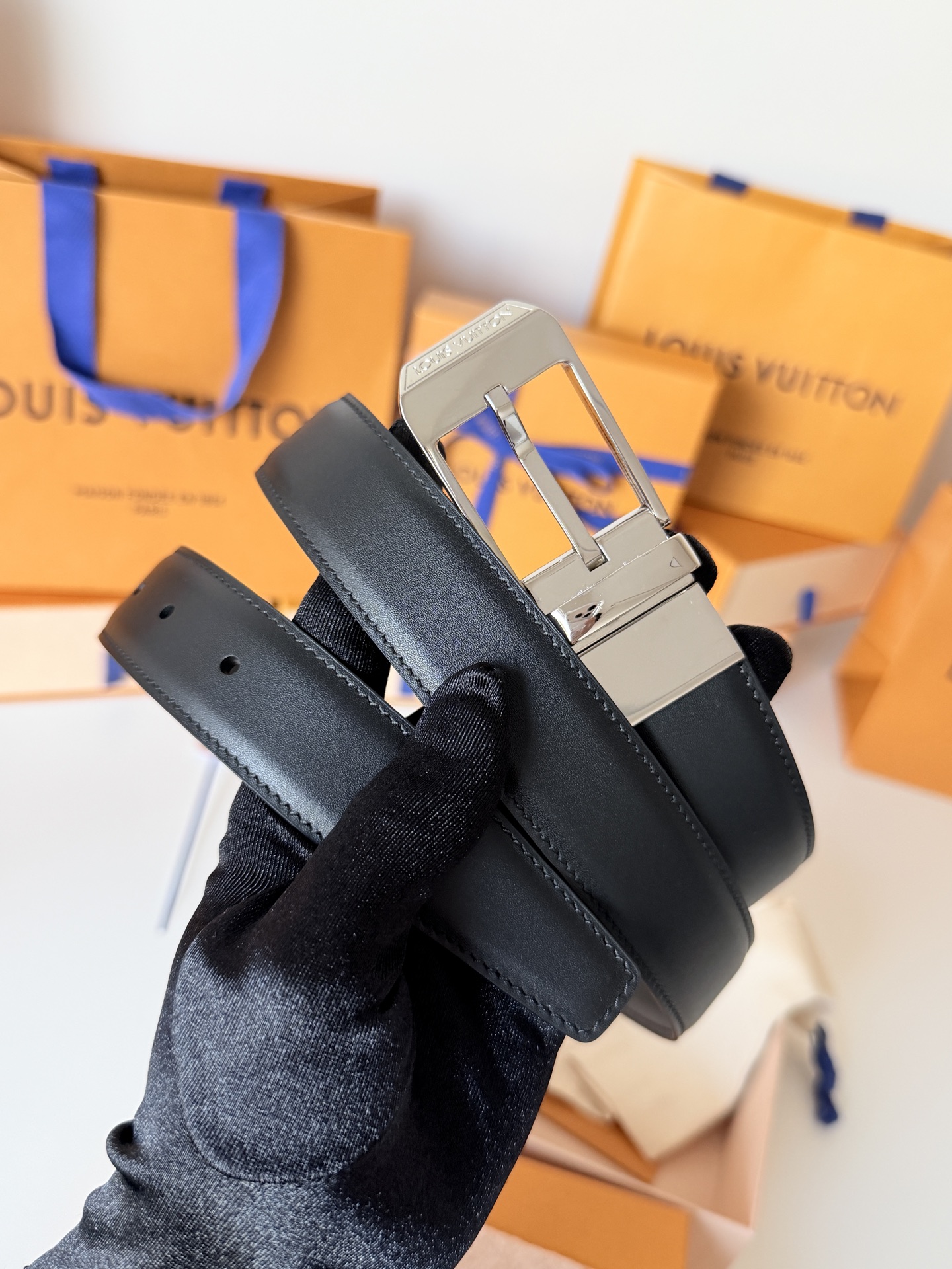 Louis Vuitton LV3.0cm宽M8288