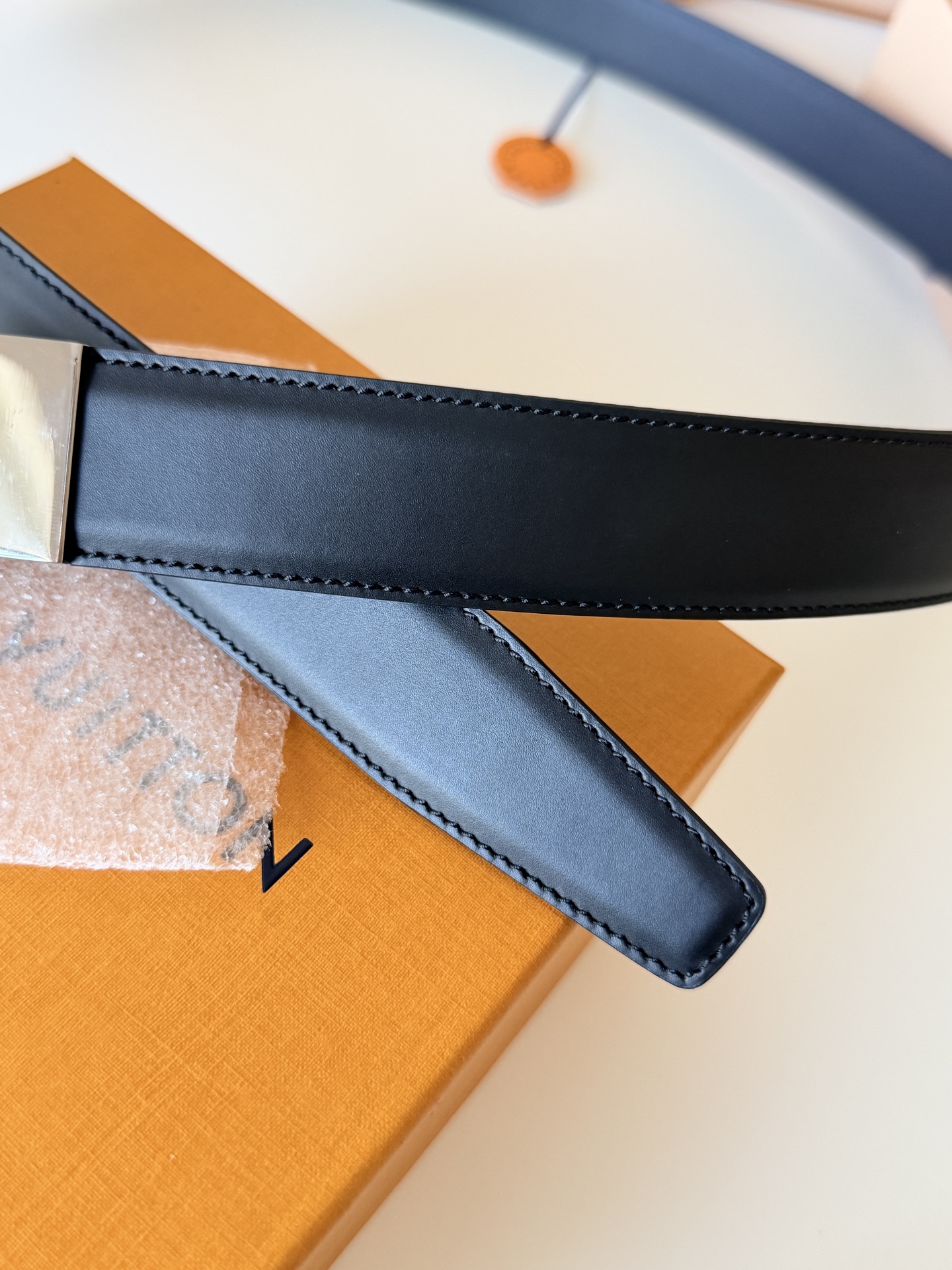 Louis Vuitton LV3.0cm宽M8288