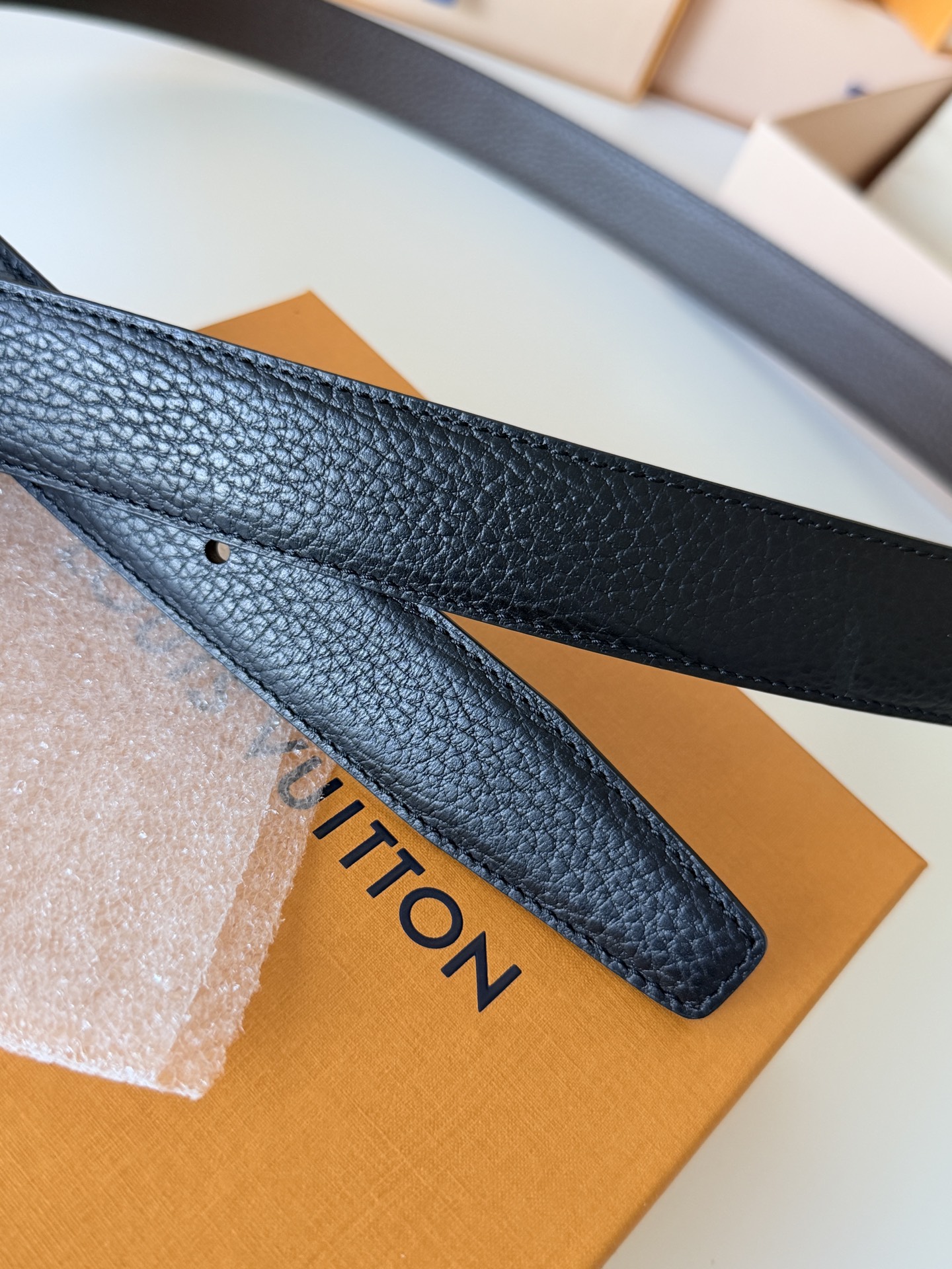 Louis Vuitton LV3.0cm宽M8288