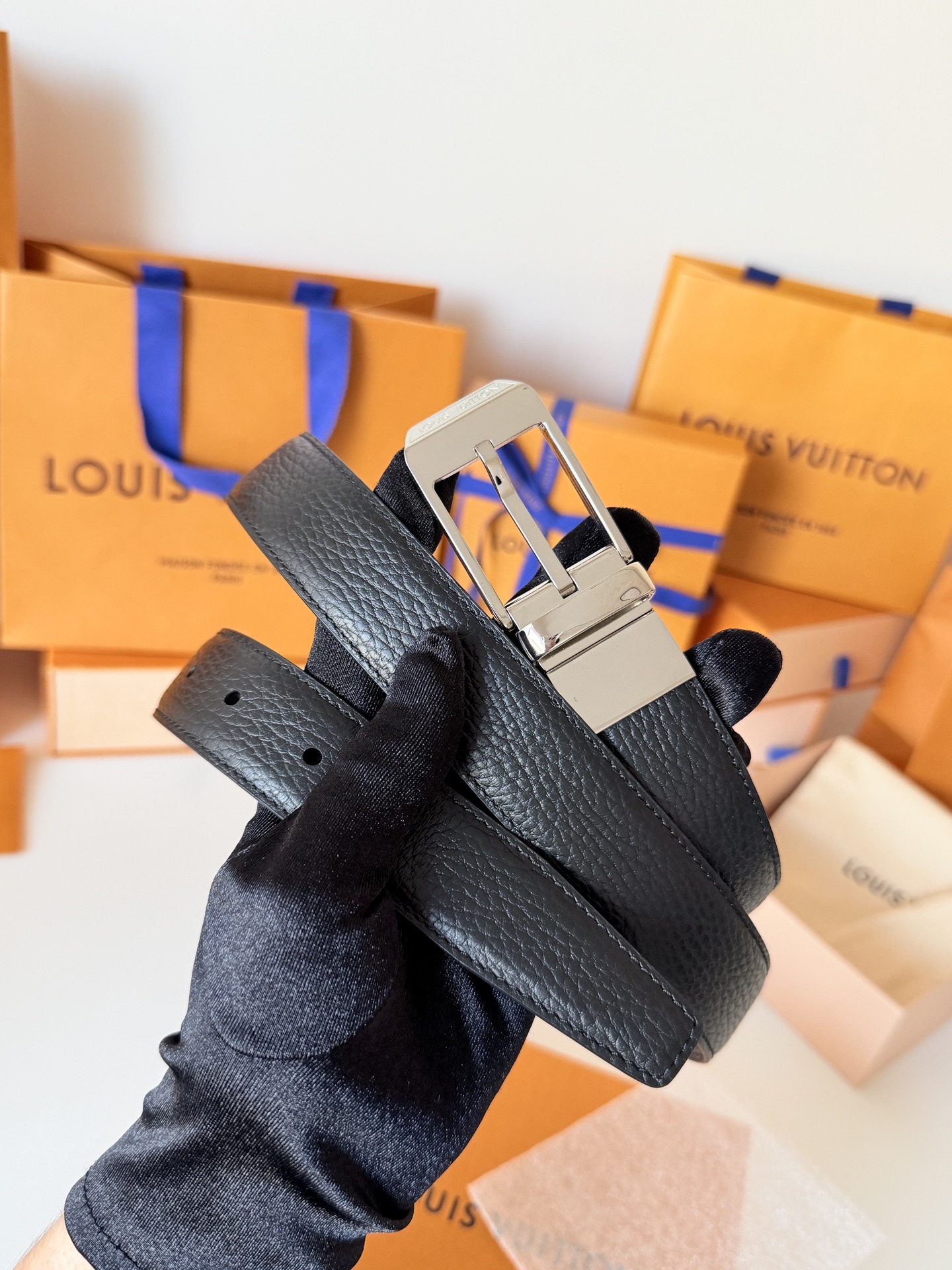 Louis Vuitton LV3.0cm宽M8288