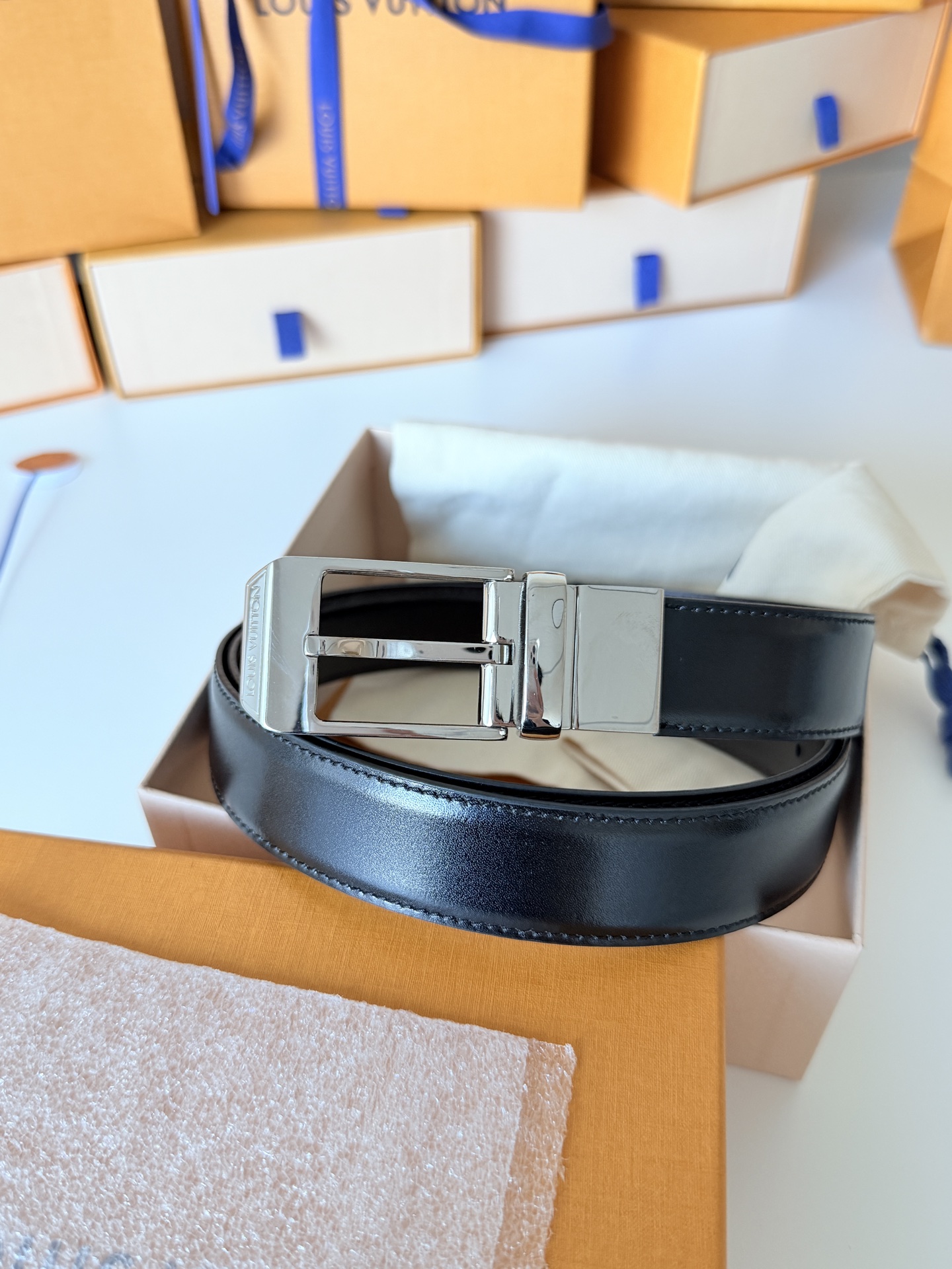 Louis Vuitton LV3.0cm宽M8288