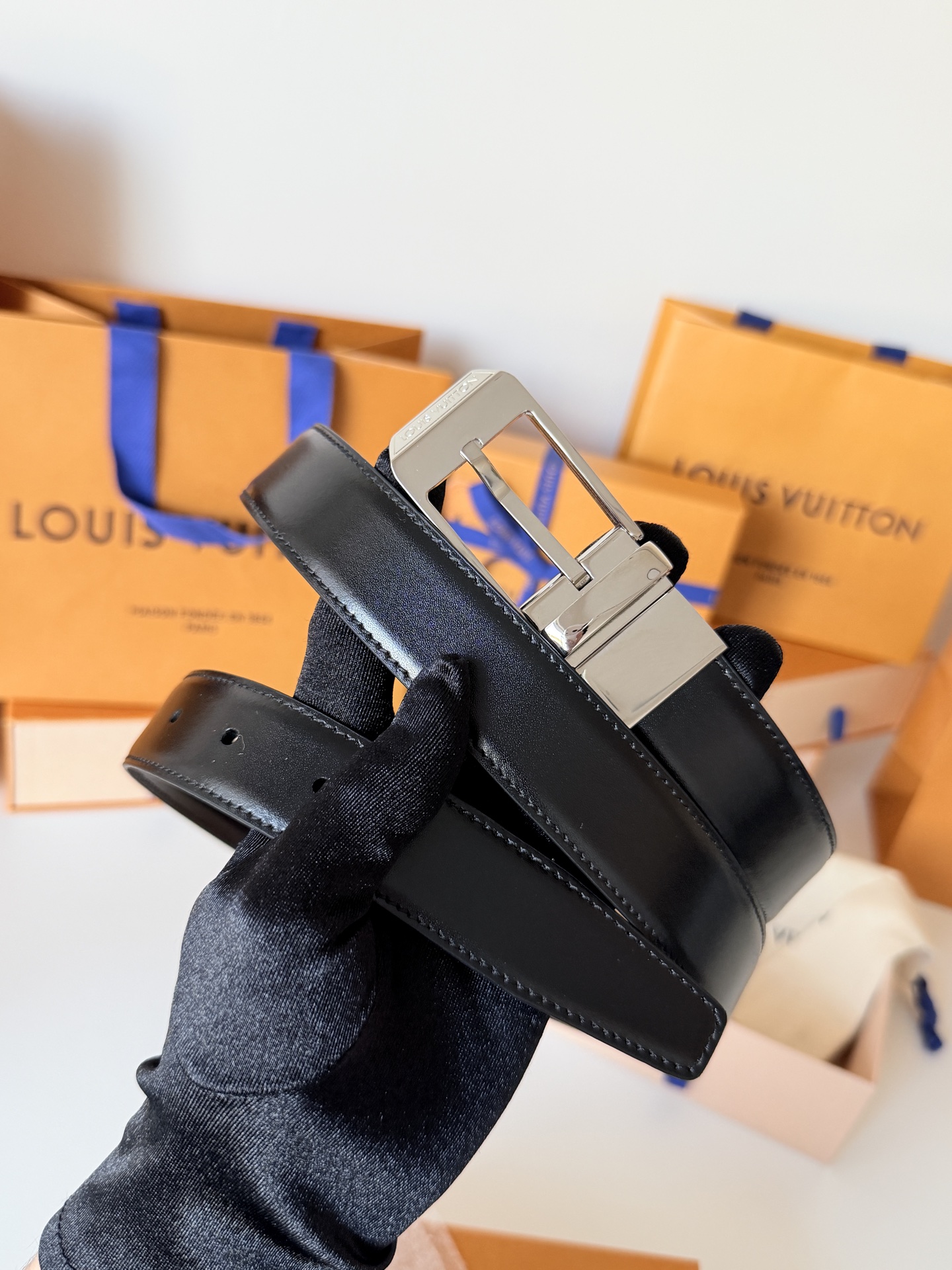 Louis Vuitton LV3.0cm宽M8288