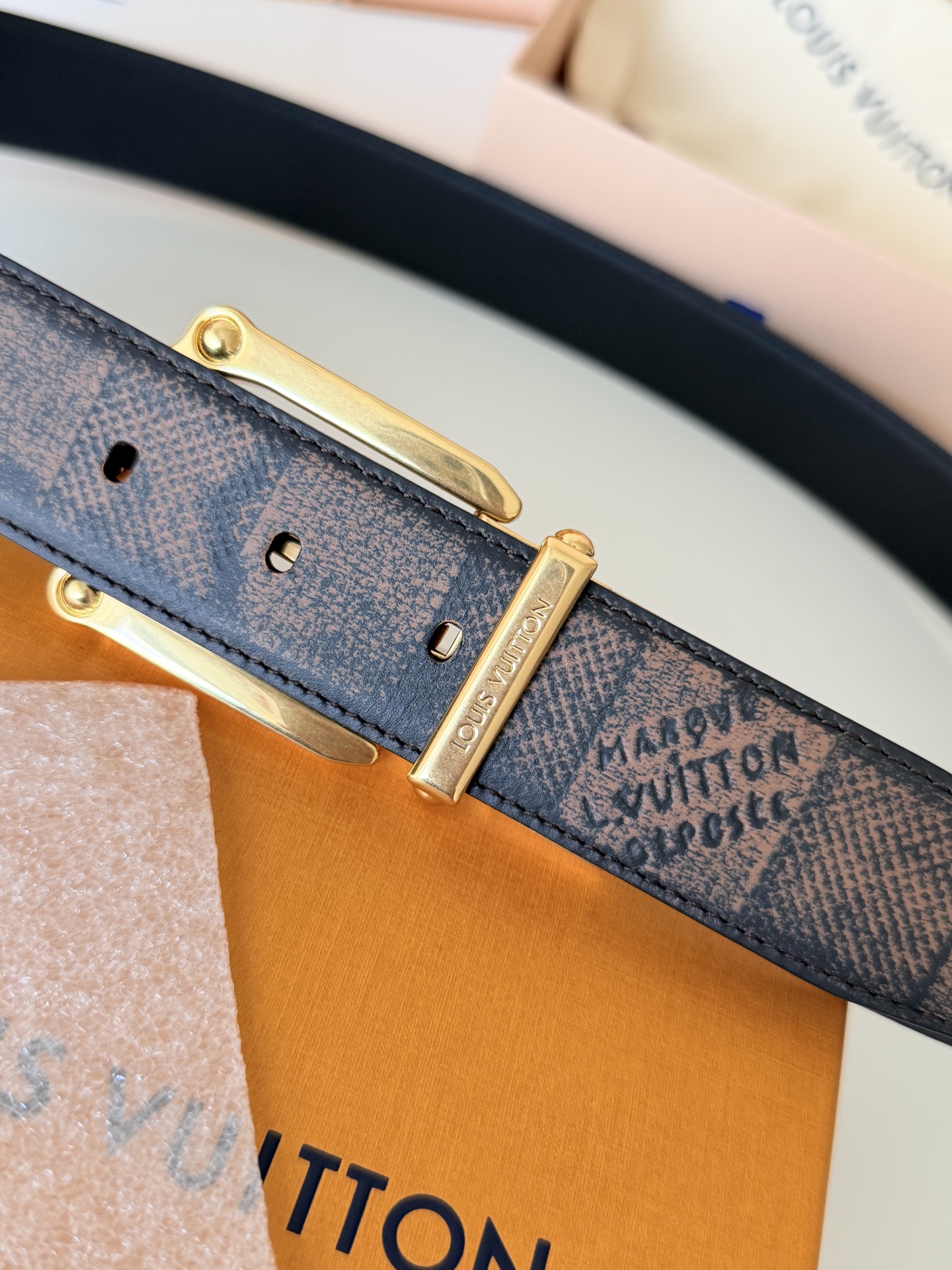 Louis Vuitton LV3.5cm宽M4430