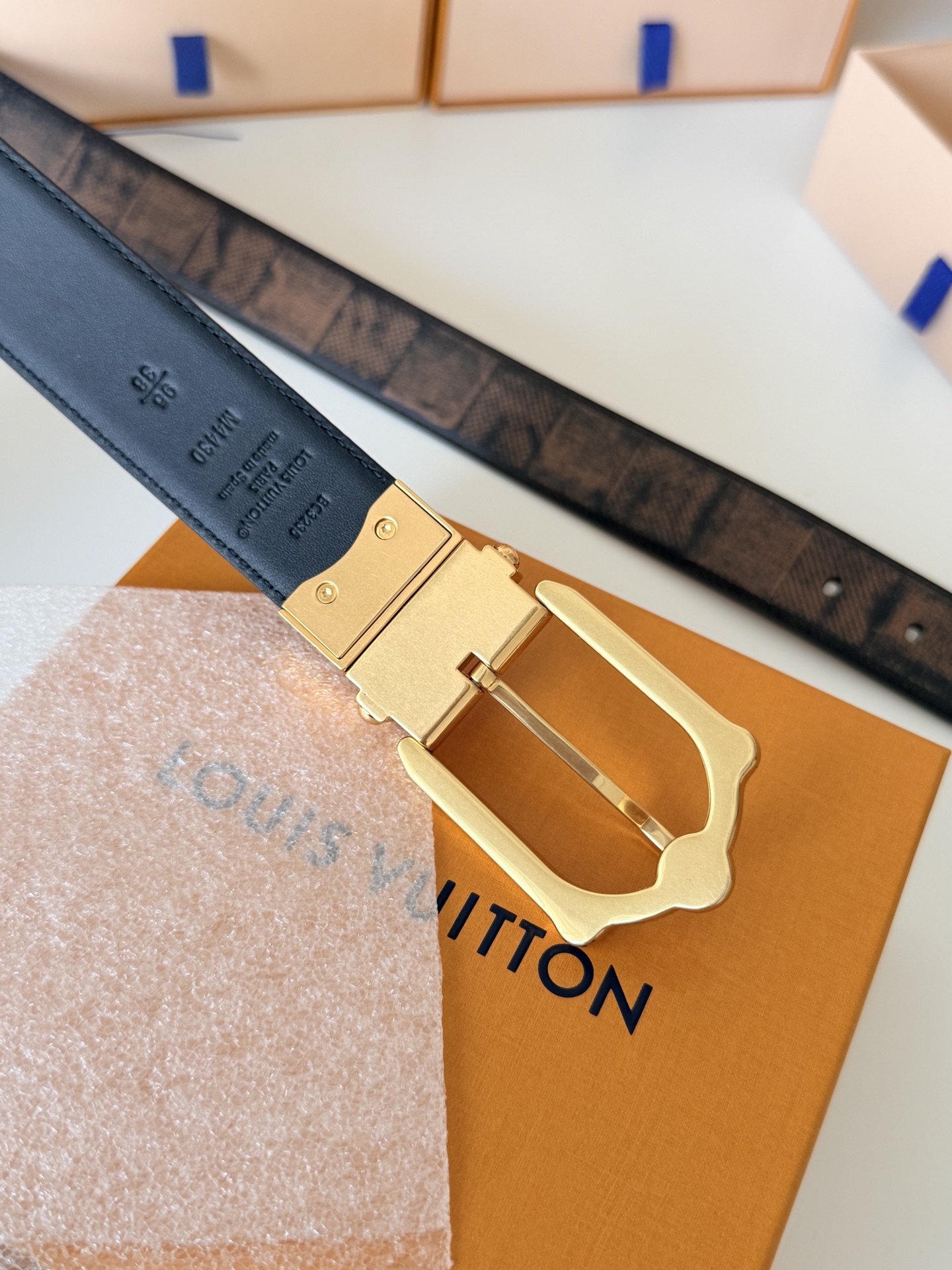 Louis Vuitton LV3.5cm宽M4430