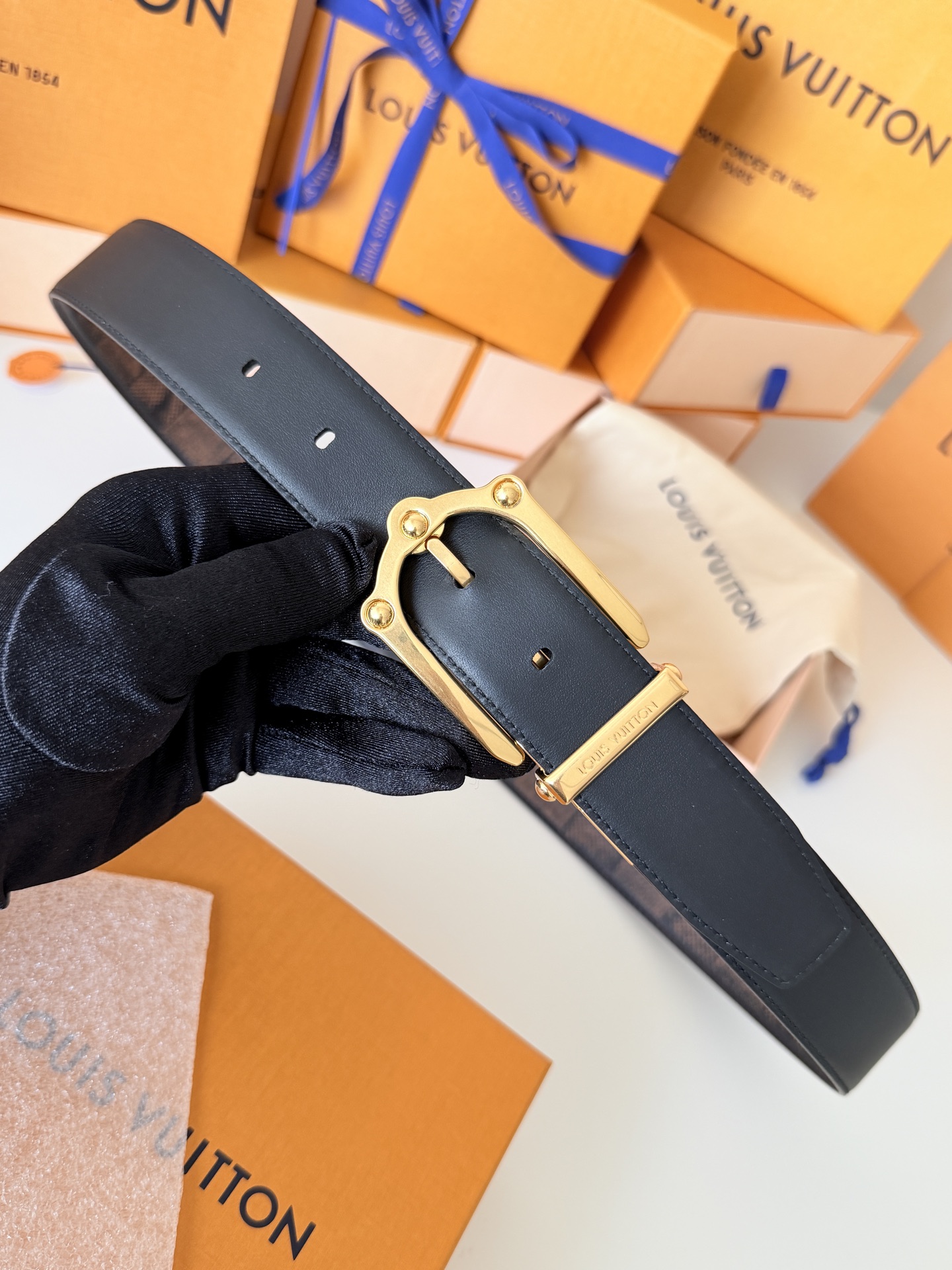 Louis Vuitton LV3.5cm宽M4430