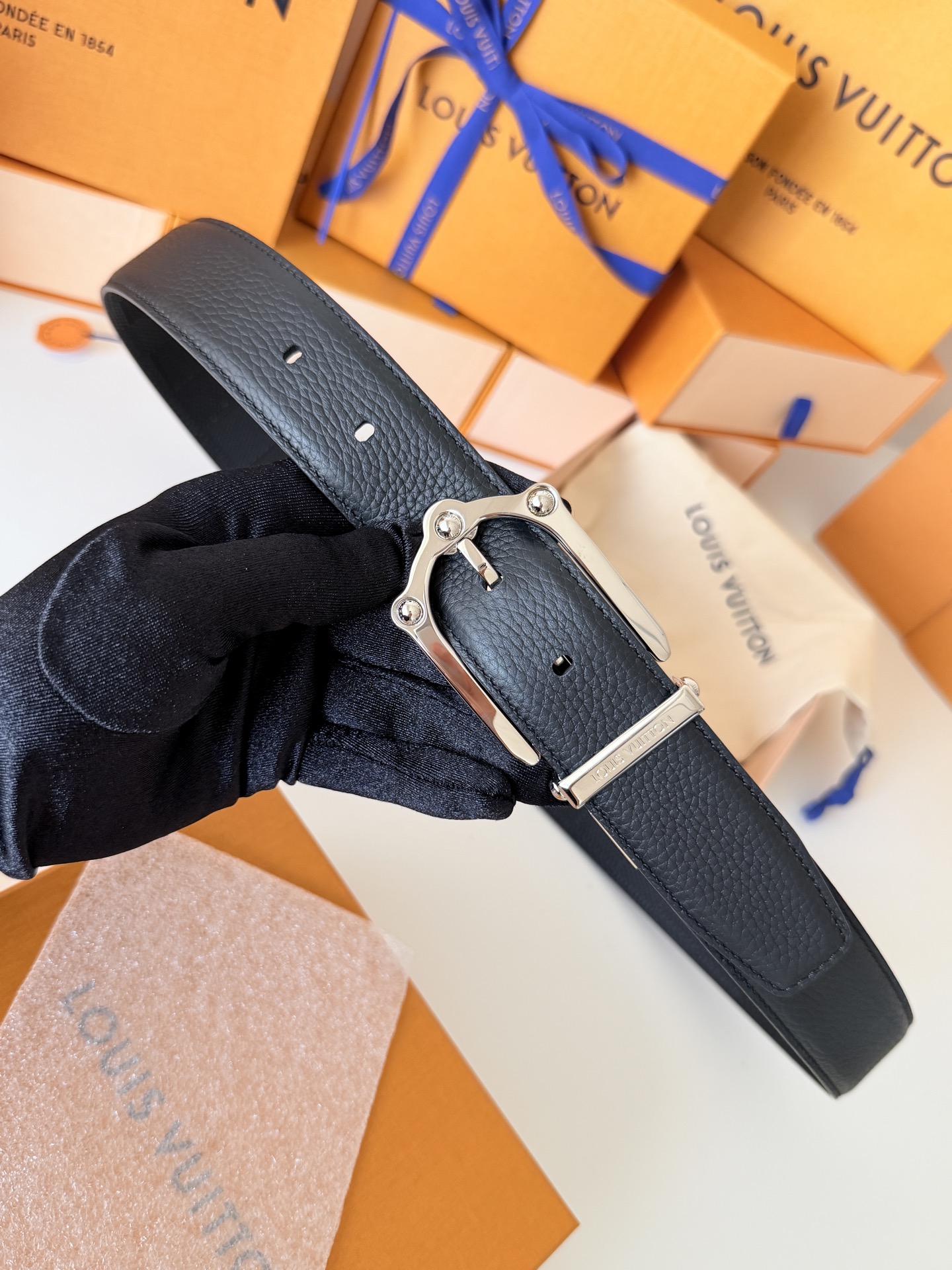 Louis Vuitton LV3.5cm宽M4365