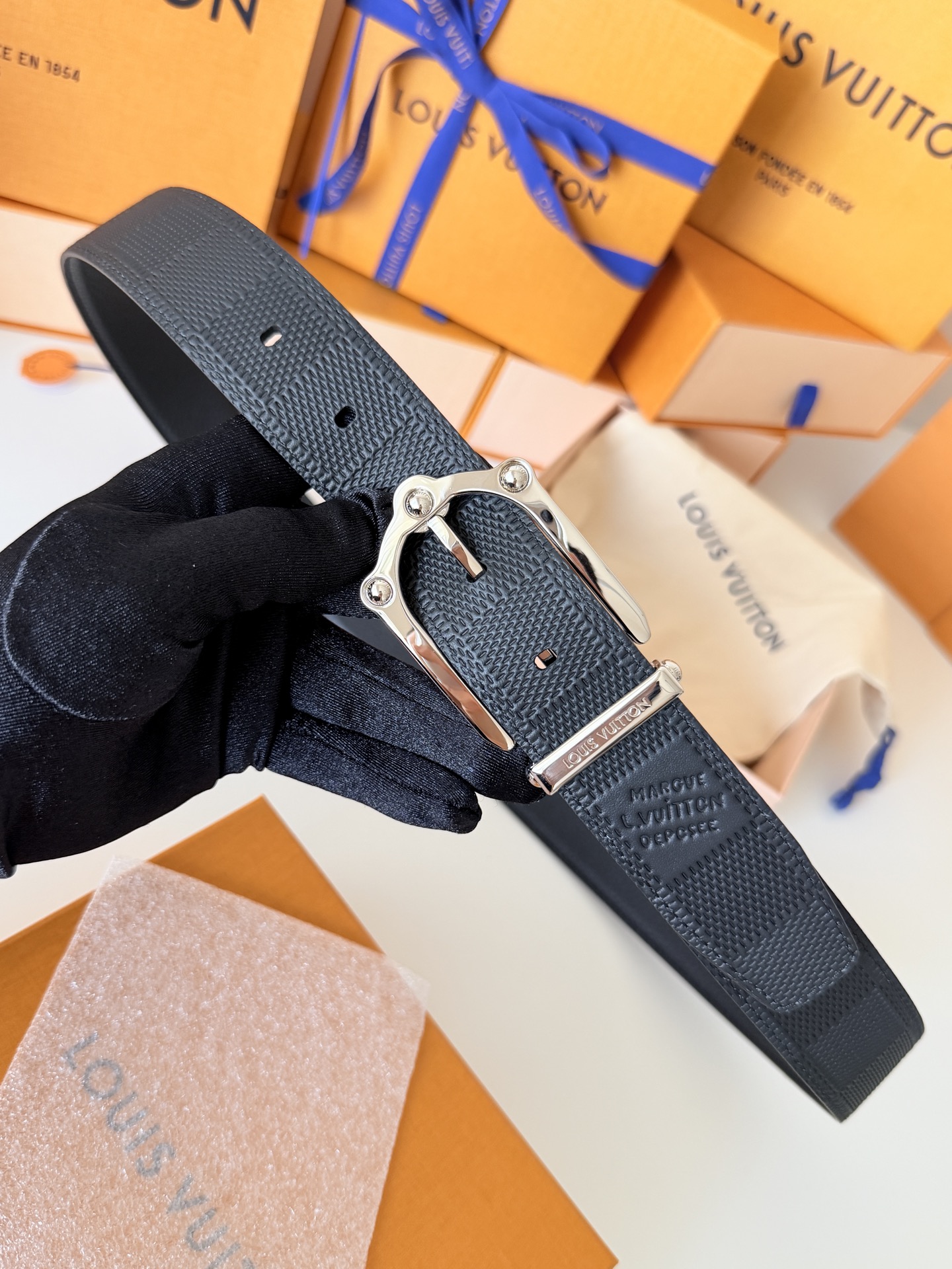 Louis Vuitton LV3.5cm宽M4365