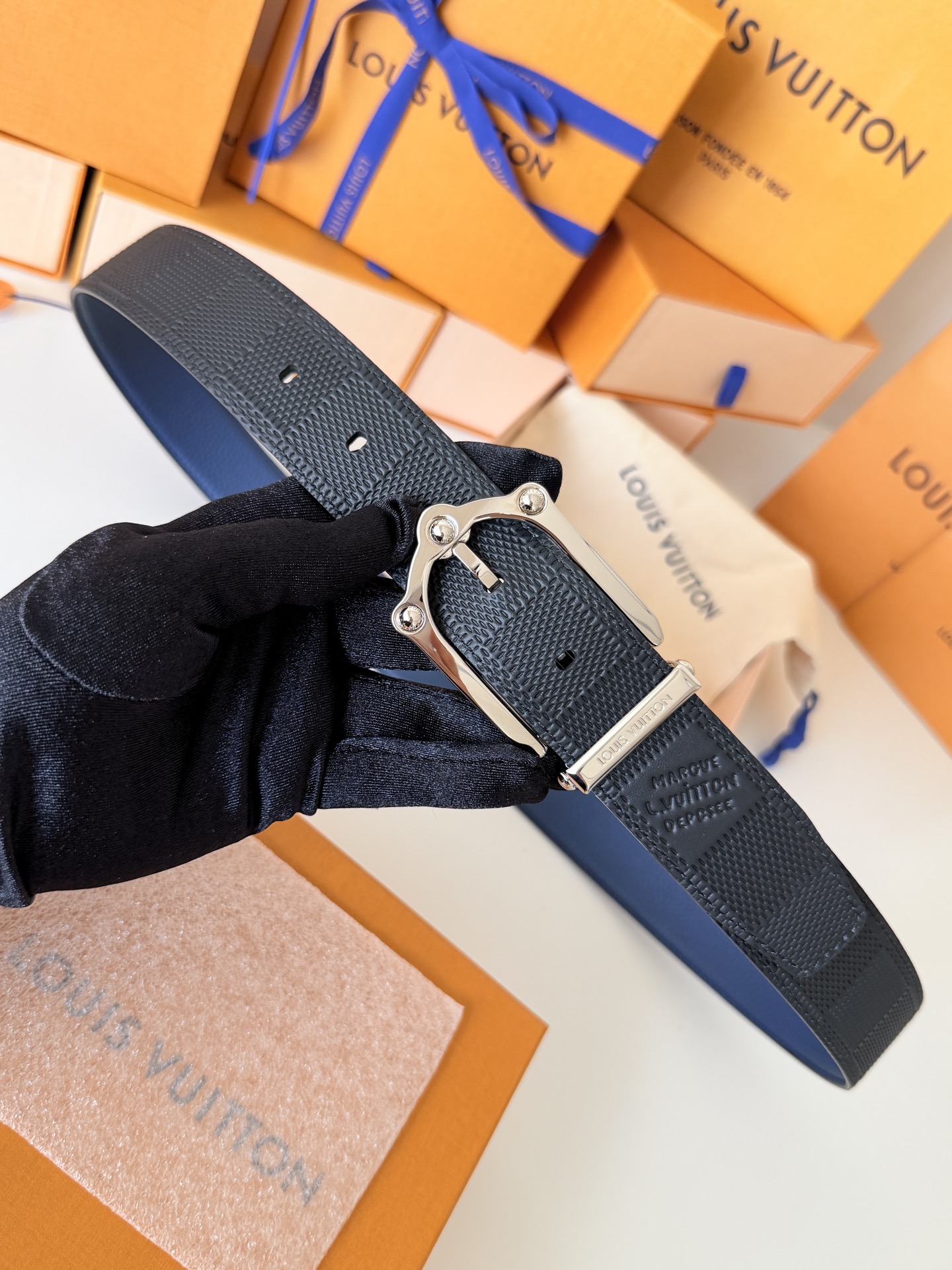 Louis Vuitton LV3.5cm宽M4364
