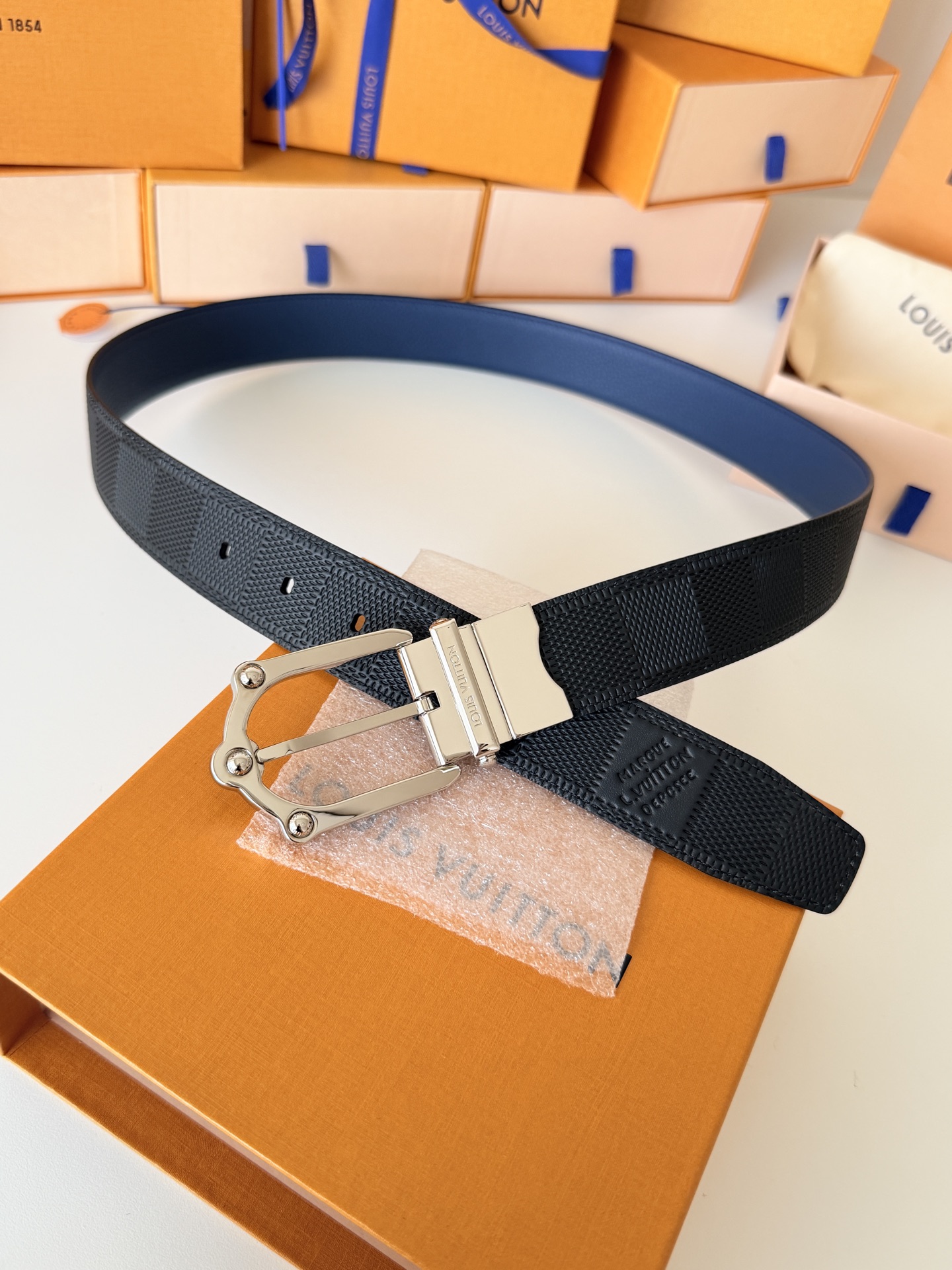 Louis Vuitton LV3.5cm宽M4364