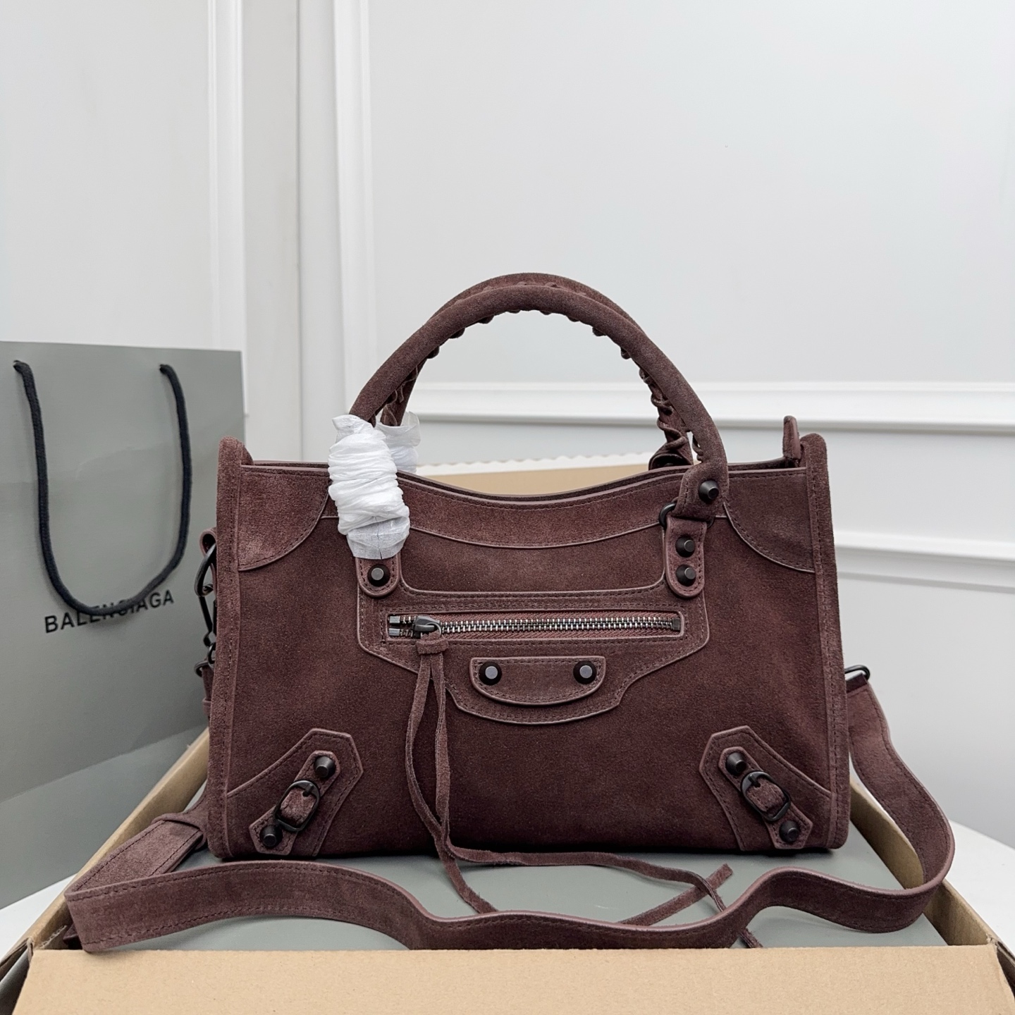 Balenciaga Style Brown Leather Card Holder Bags Card Holder detail image 1 from source 776223