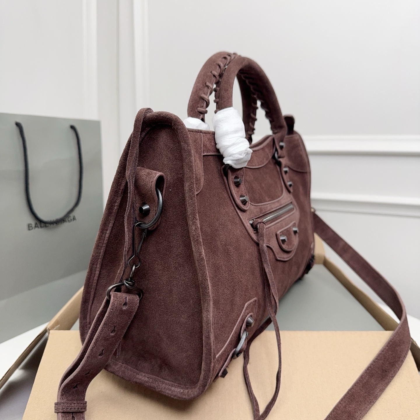 Balenciaga Style Brown Leather Card Holder Bags Card Holder detail image 2 from source 776224