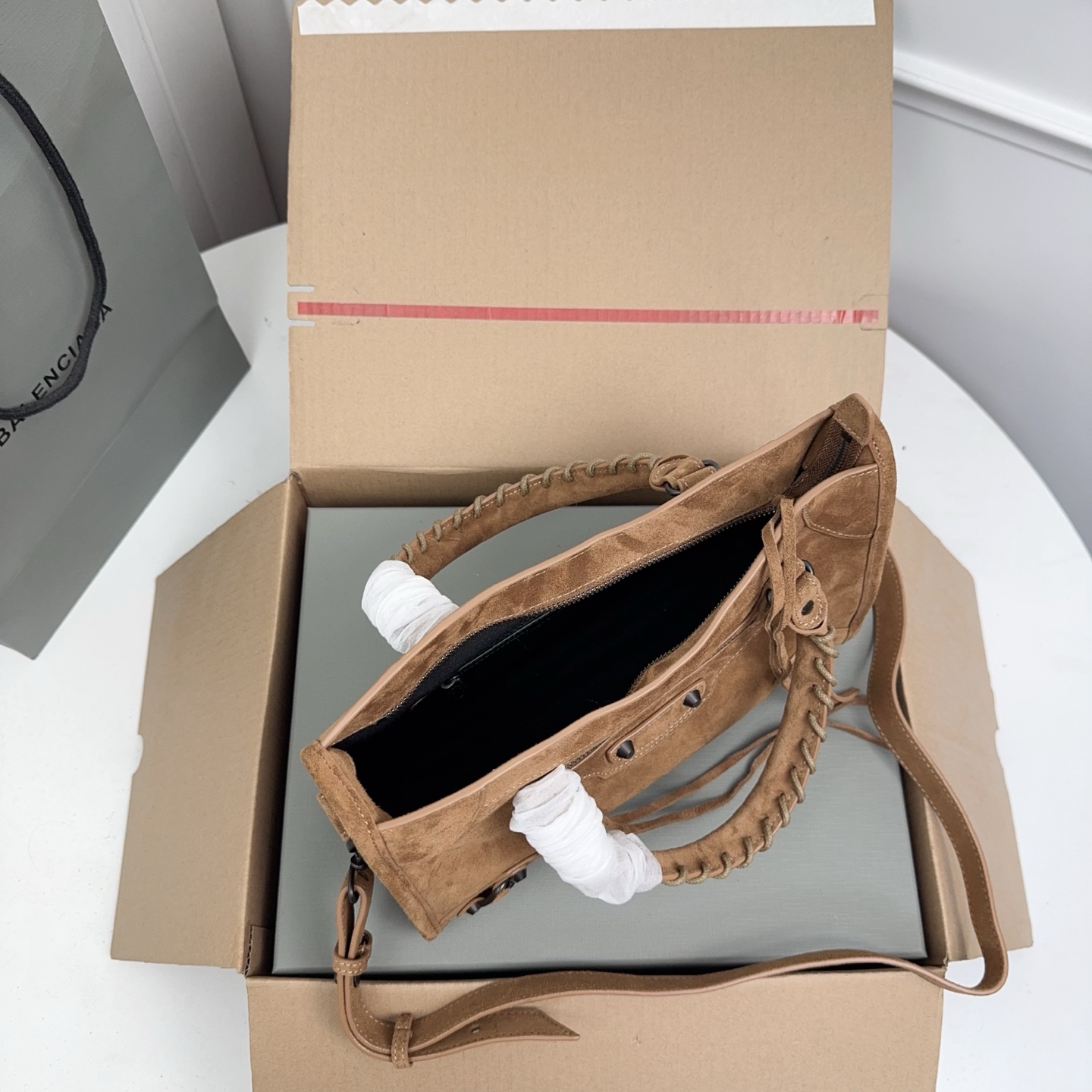 Balenciaga Style Brown Card Holder Bags detail image 8 from source 776229