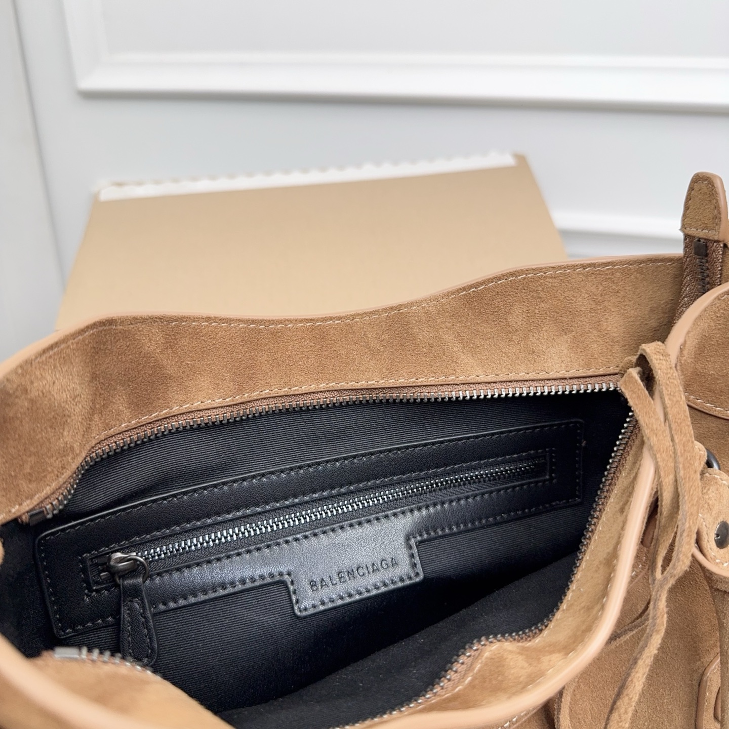 Balenciaga Style Brown Card Holder Bags detail image 9 from source 776229