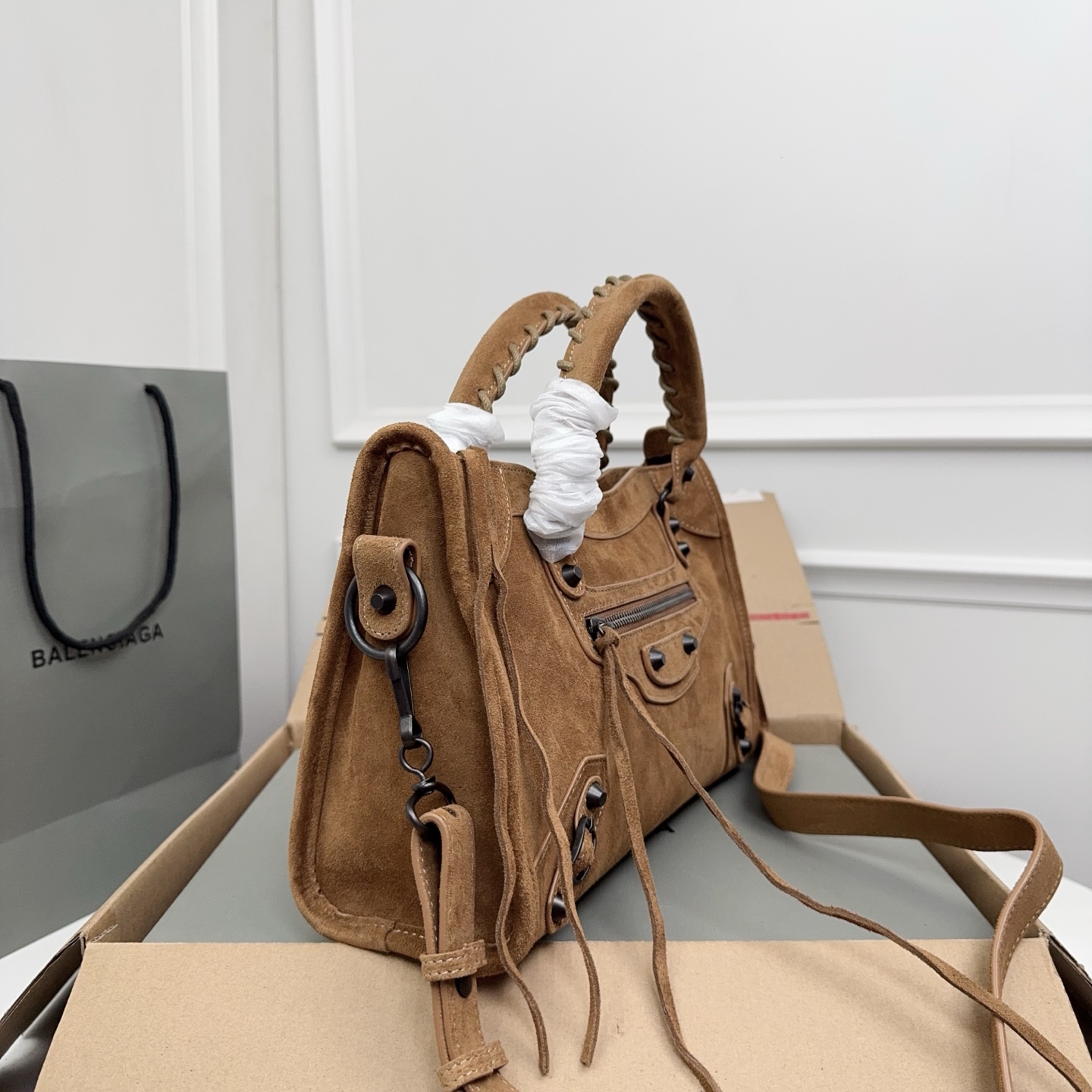 Balenciaga Style Brown Card Holder Bags detail image 2 from source 776229