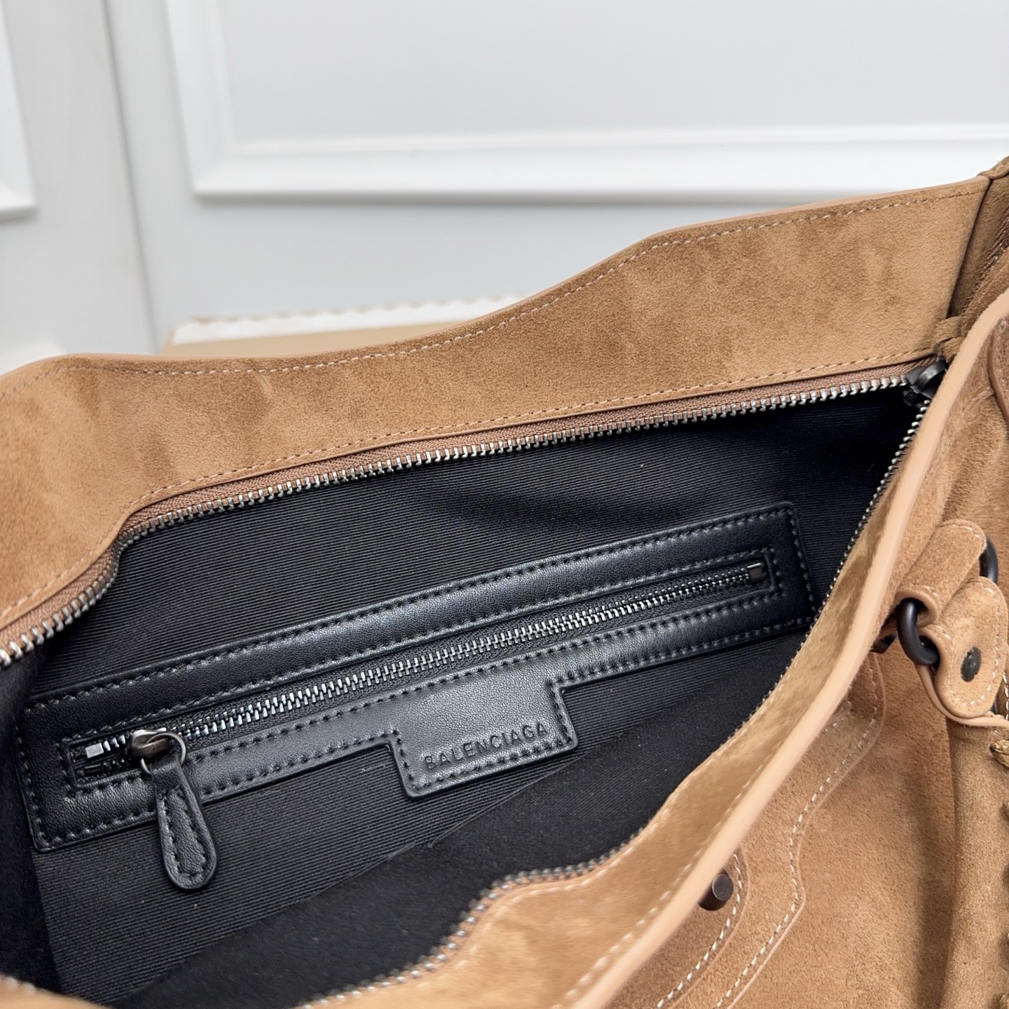 Balenciaga Style Brown Card Holder Bags detail image 9 from source 776230
