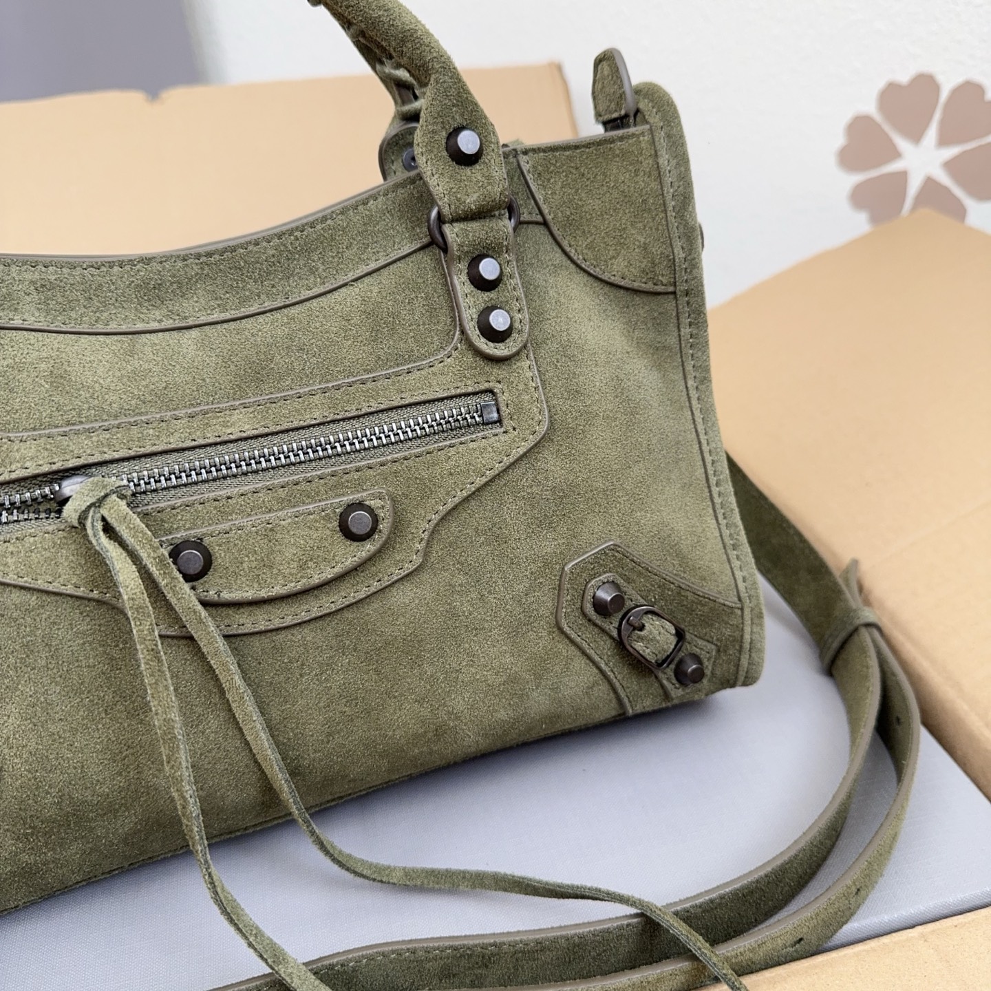 Balenciaga Style Green Leather Card Holder Bags detail image 5 from source 776227