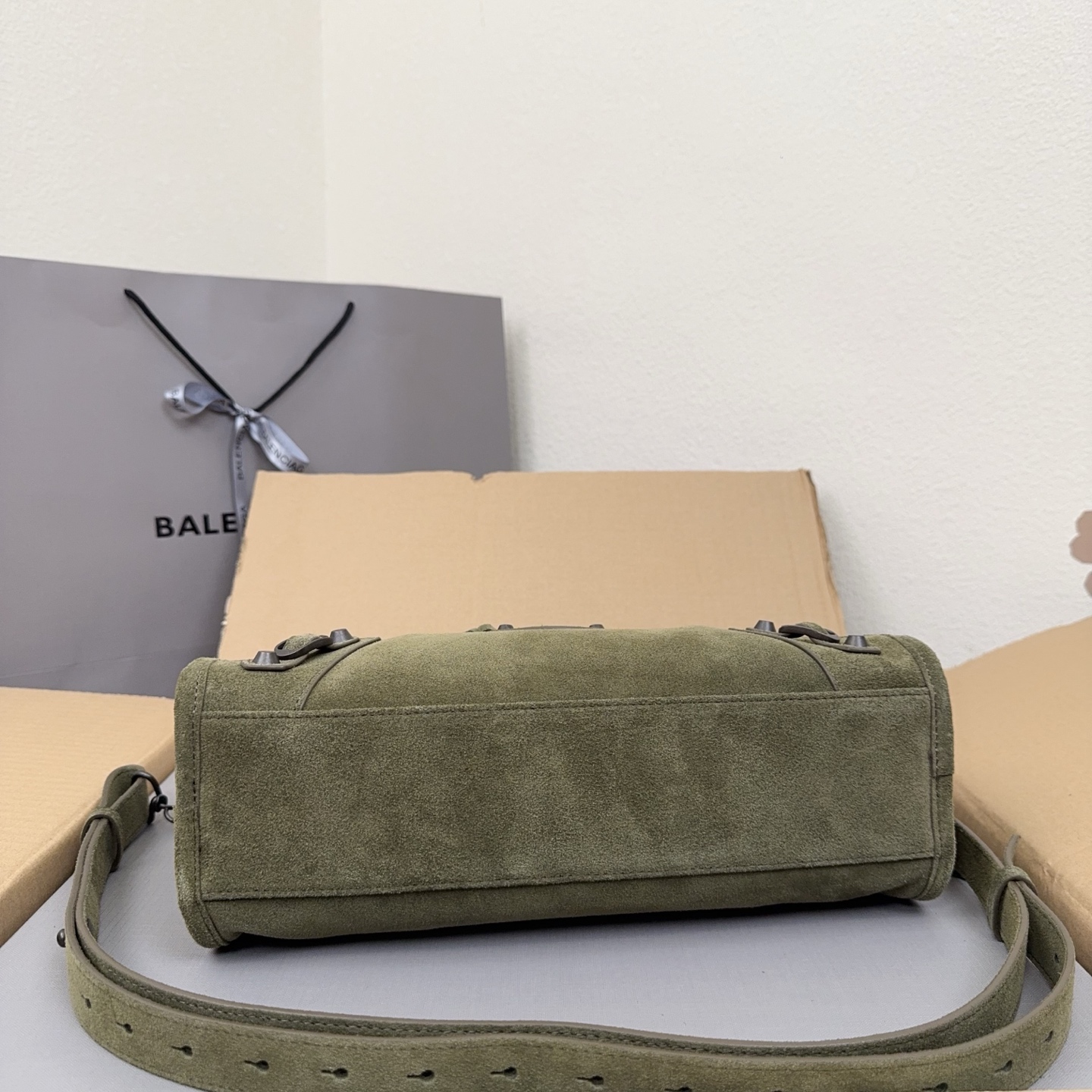 Balenciaga Style Green Leather Card Holder Bags detail image 4 from source 776227