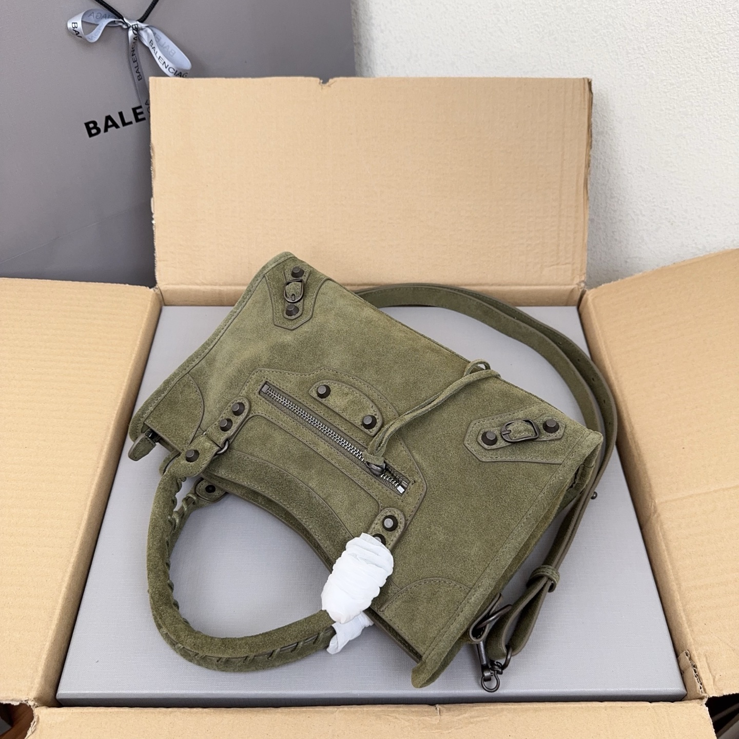 Balenciaga Style Green Leather Card Holder Bags detail image 6 from source 776227