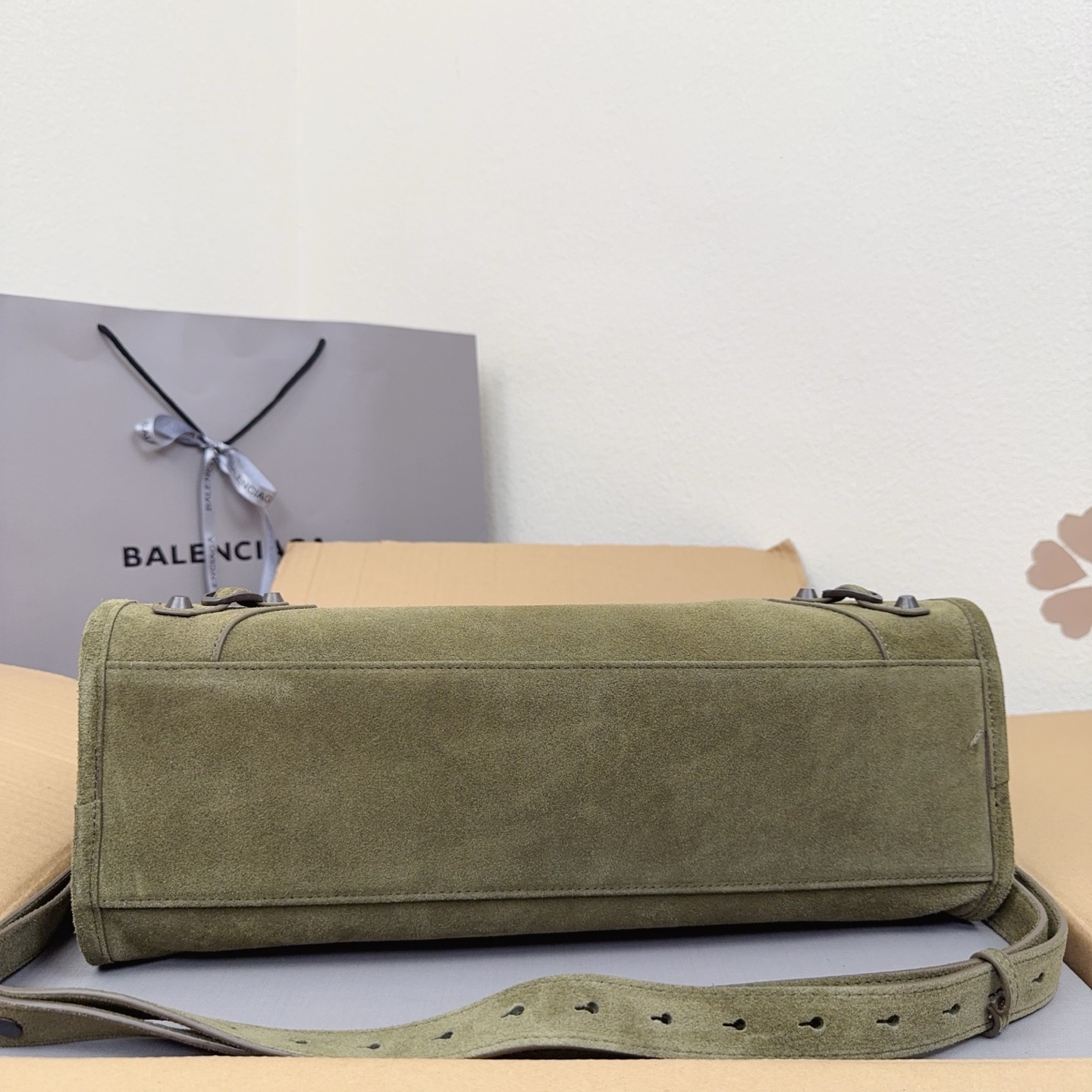 Balenciaga Style Green Leather Card Holder Bags detail image 4 from source 776228