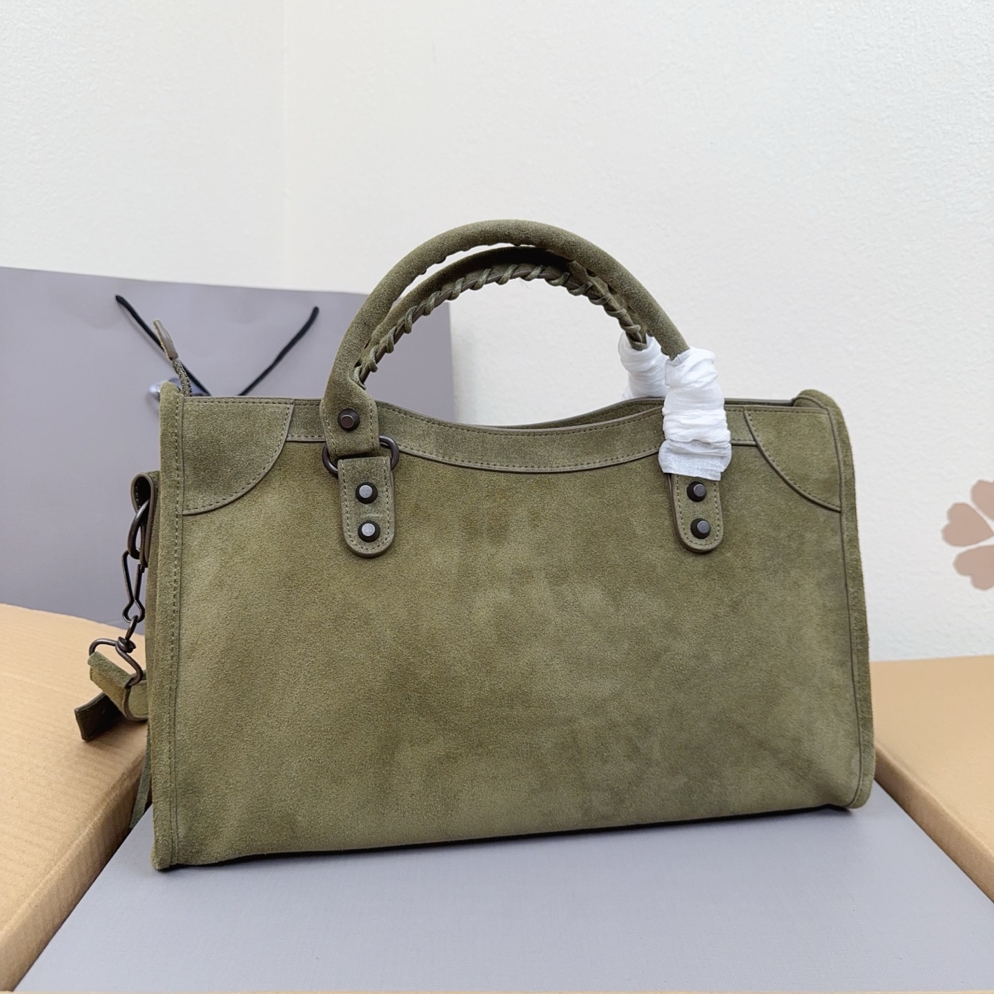 Balenciaga Style Green Leather Card Holder Bags detail image 3 from source 776228