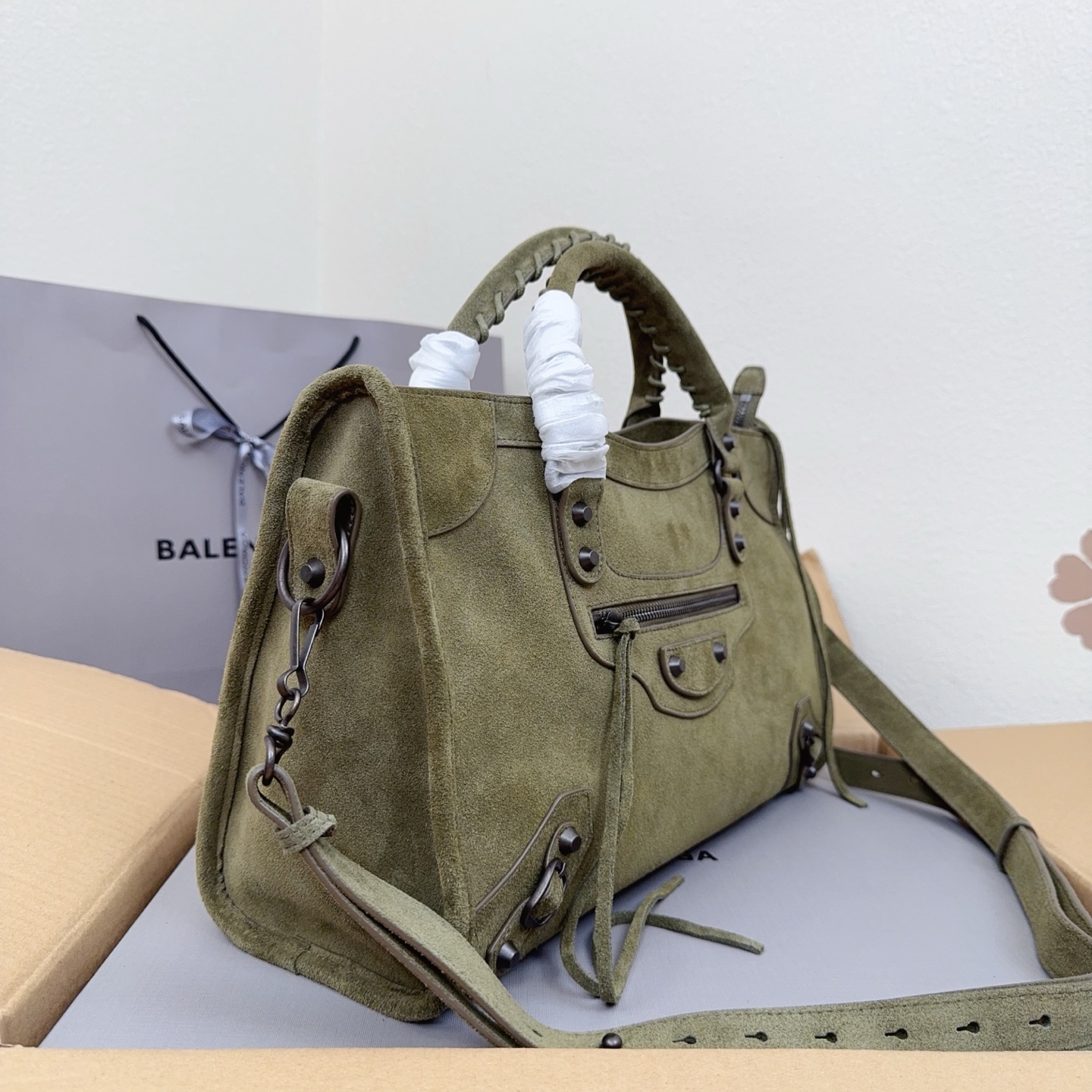 Balenciaga Style Green Leather Card Holder Bags detail image 2 from source 776228