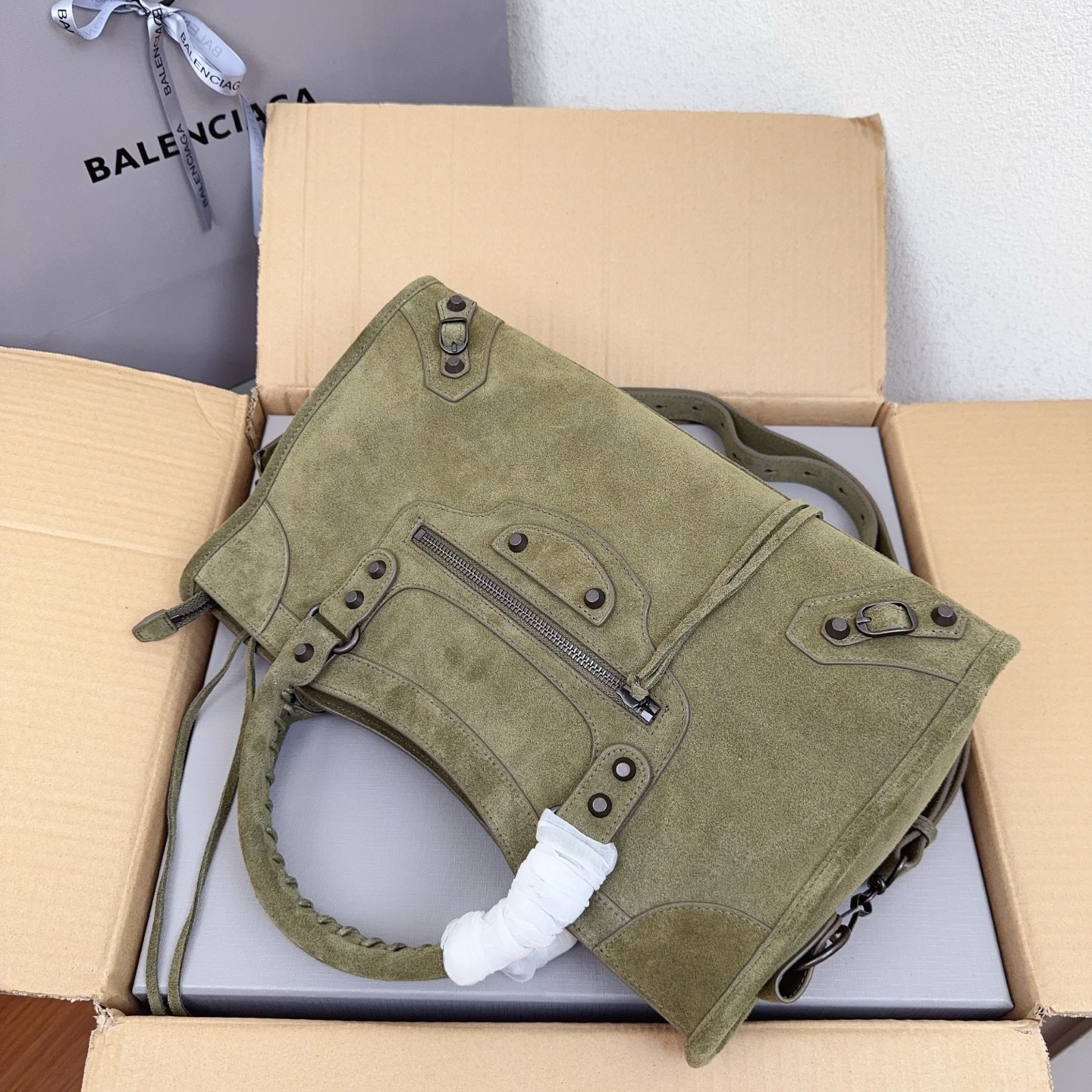 Balenciaga Style Green Leather Card Holder Bags detail image 5 from source 776228